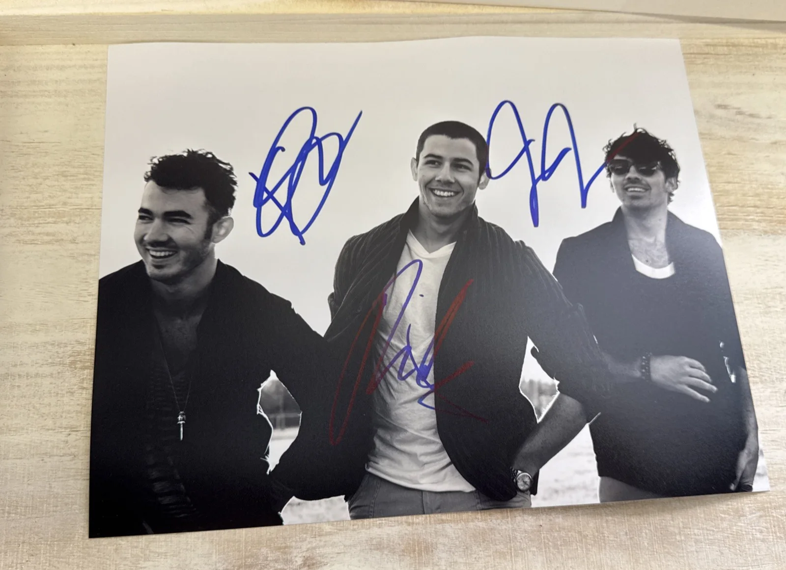 Jonas Brothers - Group Signed/Autographed 8x10 Photo Authentic w/COA & Holograms, изображение 4