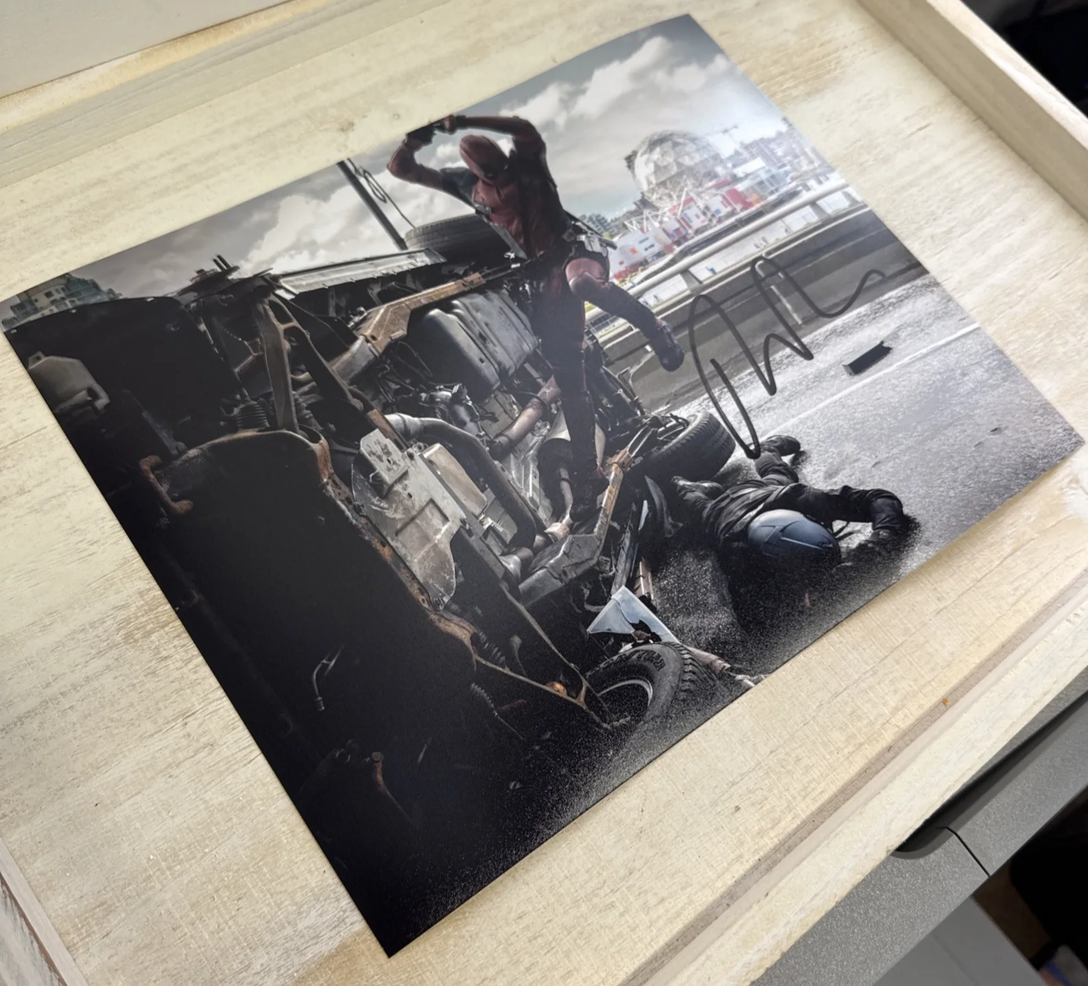 Ryan Reynolds — Ryan Reynolds Signed Autographed Photo 8x10 Marvel Deadpool Photo Proof & w/COA, image 3