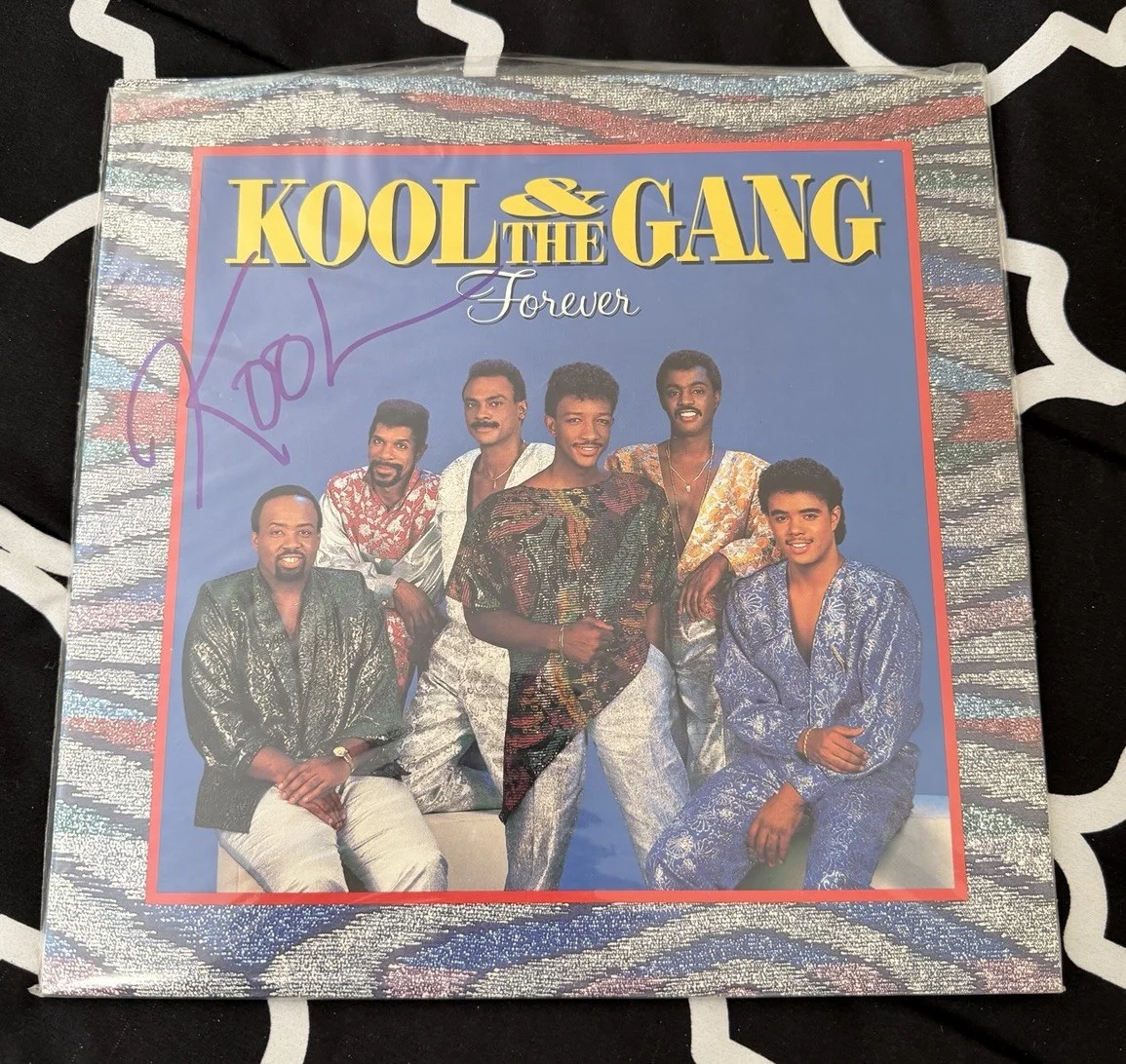 ROBERT “KOOL” BELL SIGNED KOOL & THE GANG FOREVER VINYL RECORD AUTOGRAPHED, image 2