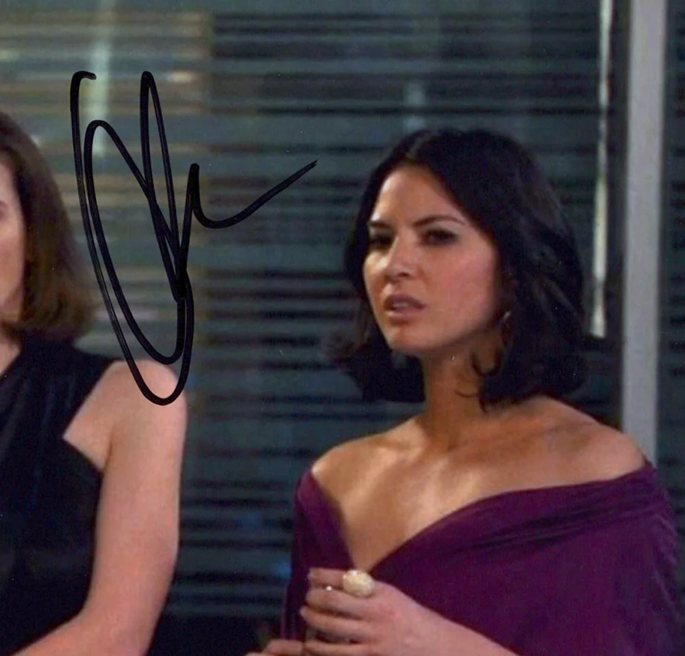 OLIVIA MUNN — Olivia Munn signed "THE NEWSROOM" 8X10 Photo PROOF c Autographed SEXY Sloan ACOA, изображение 4