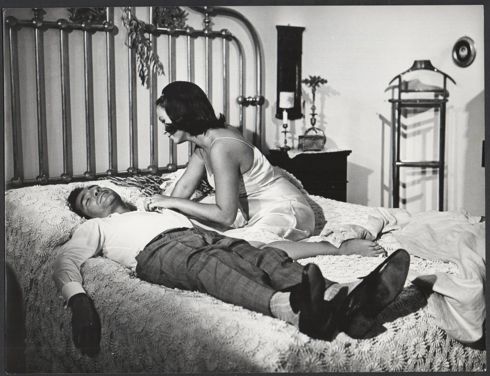 CONJUGAL BED 1963 Marco Ferreri - Ugo Tognazzi, Marina Vlady 2 STILLS, изображение 3