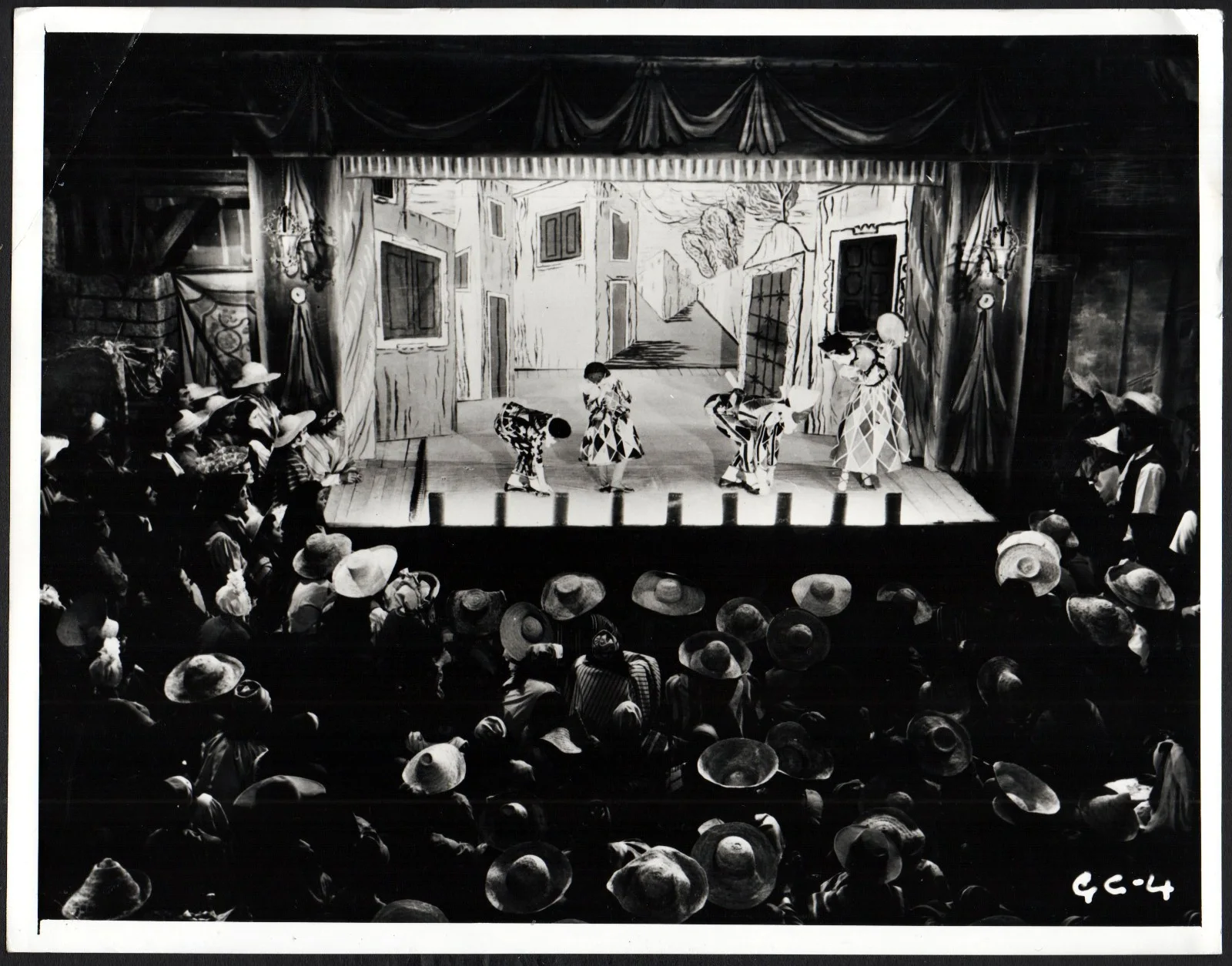 GOLDEN COACH 1952 Jean Renoir - Anna Magnani 2 10x8 STILLS, изображение 3