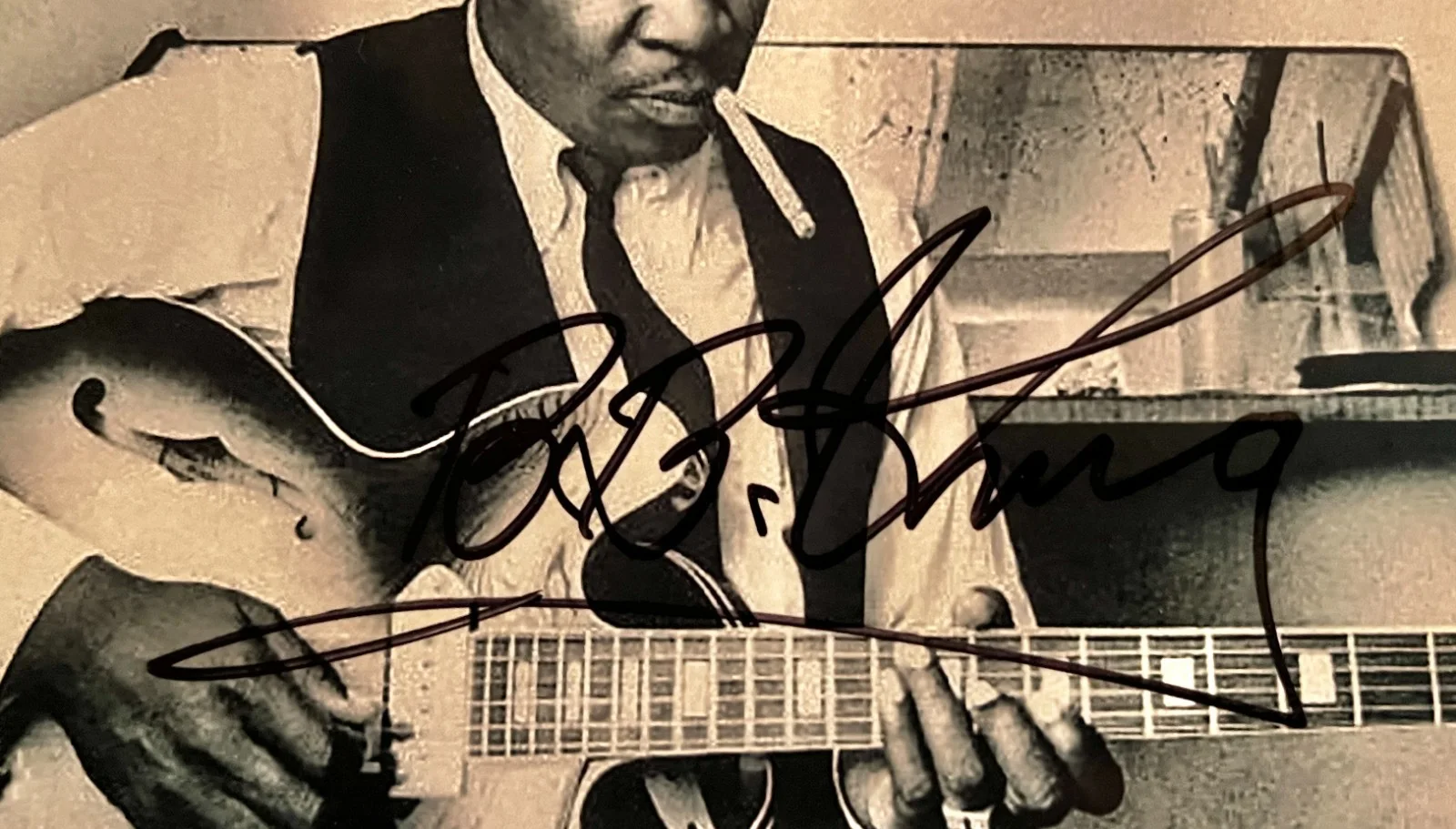 B.B. KING Signed glossy 5 1/2 x 7 1/4 B&W photo, изображение 2