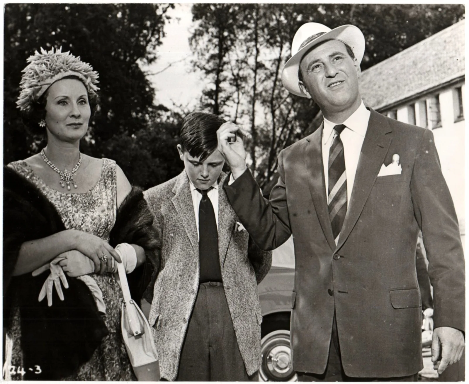 NO KIDDING 1960 Sydney Tafler, Joy Shelton, Joan Hickson 4 STILLS, изображение 3