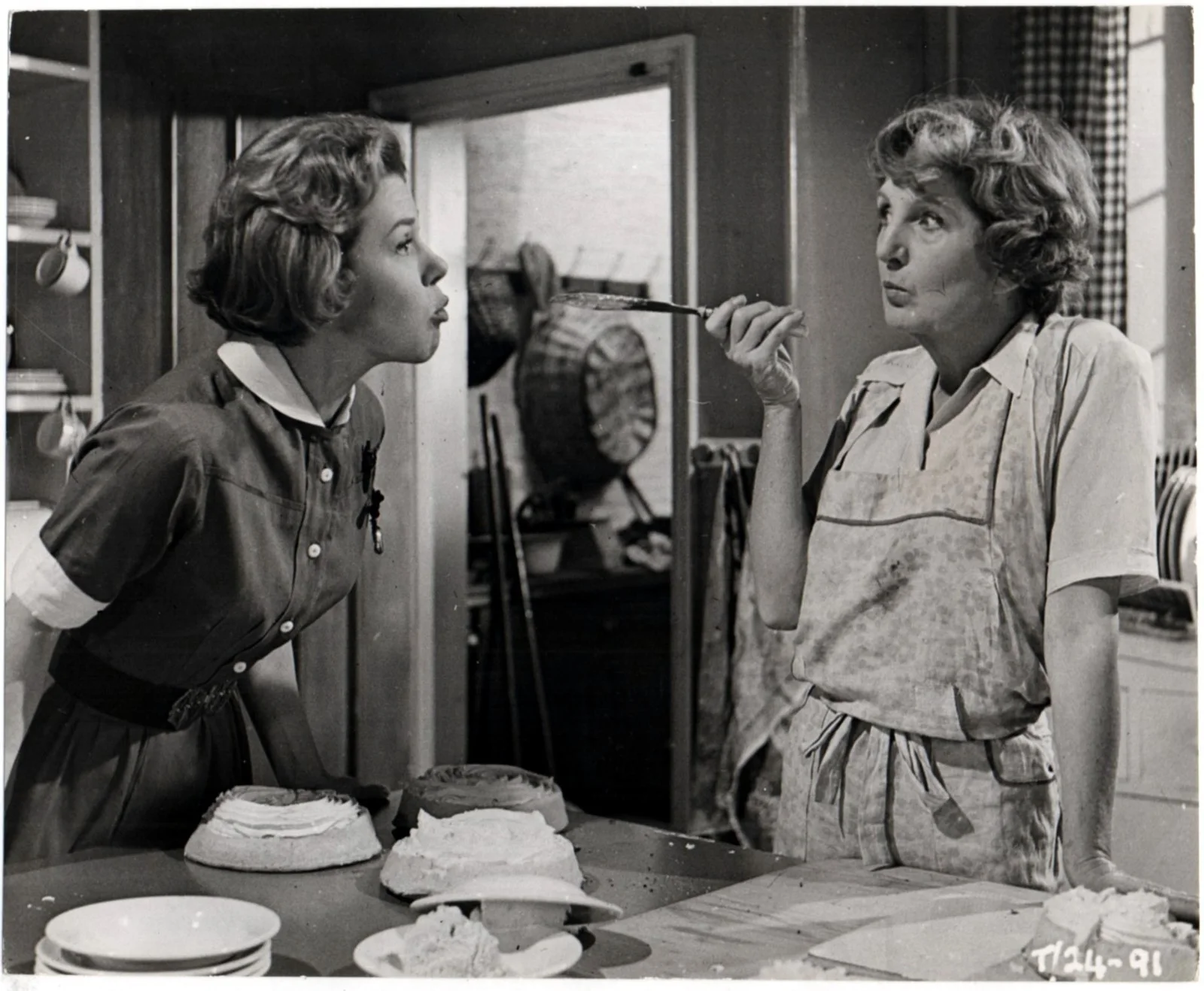NO KIDDING 1960 Sydney Tafler, Joy Shelton, Joan Hickson 4 STILLS, изображение 4