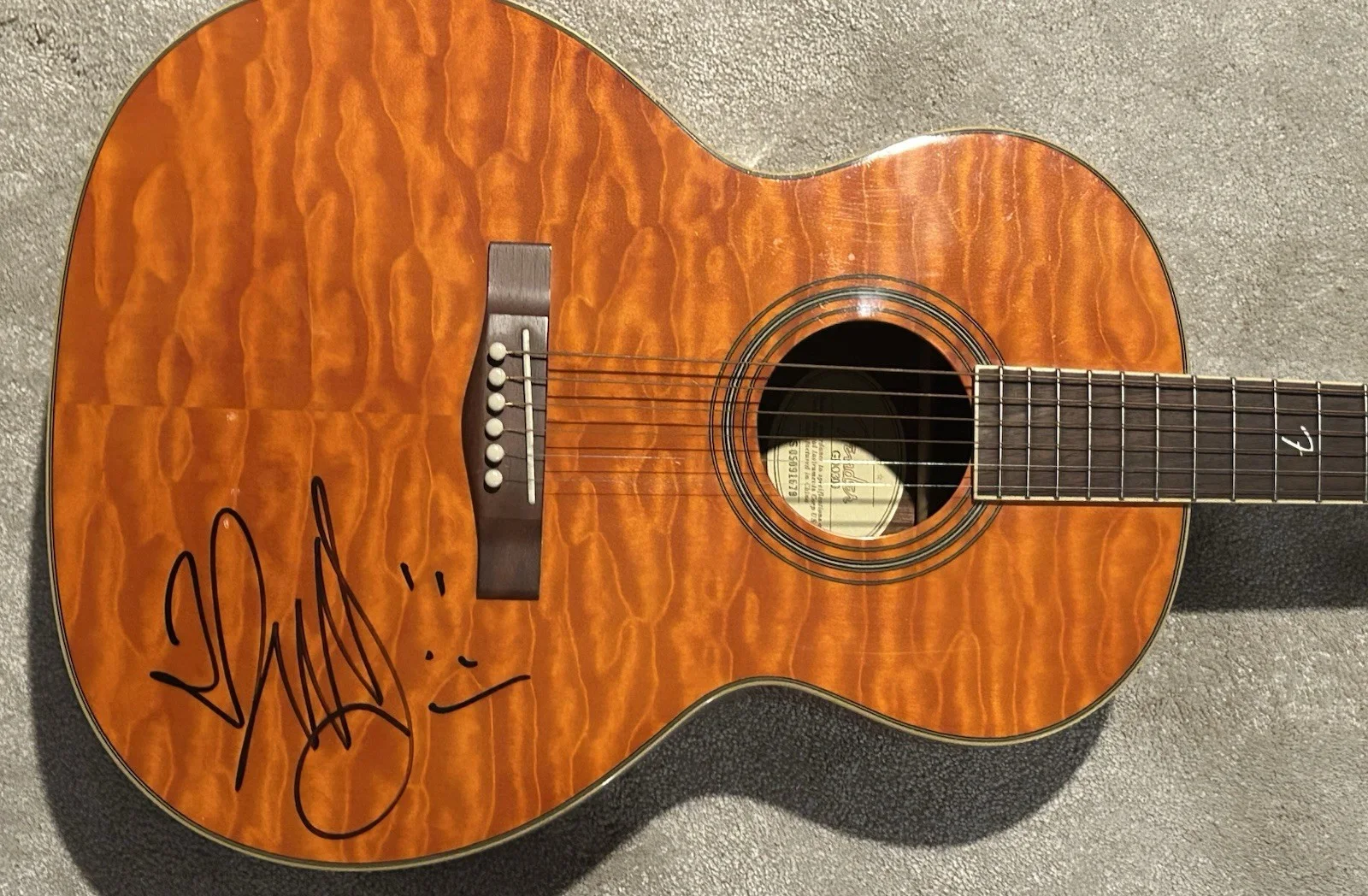 City And Colour Signed Guitar Autographed Dallas Green, изображение 2