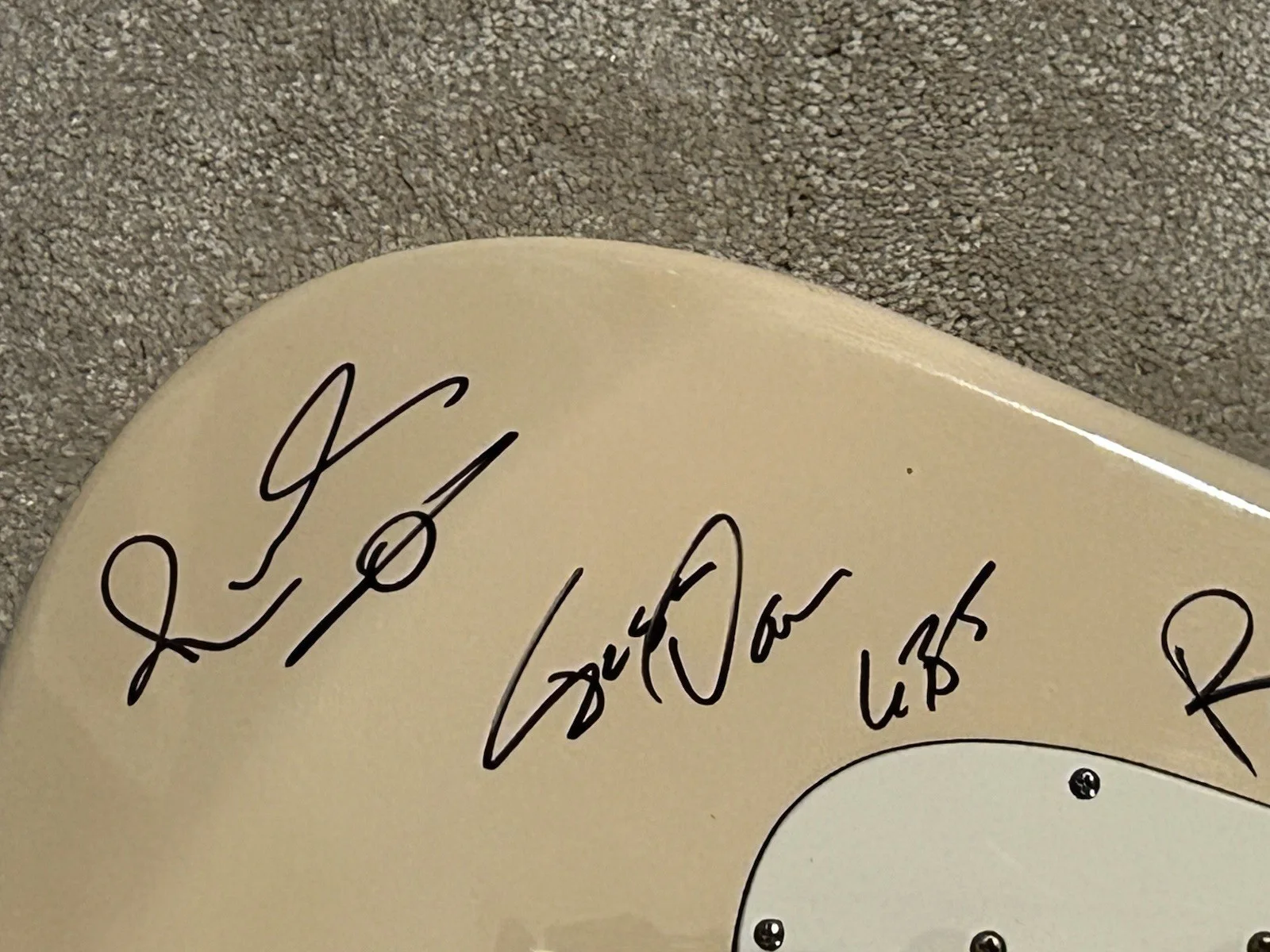 Gin Blossoms Signed Guitar Autographed Robin Wilson, image 2