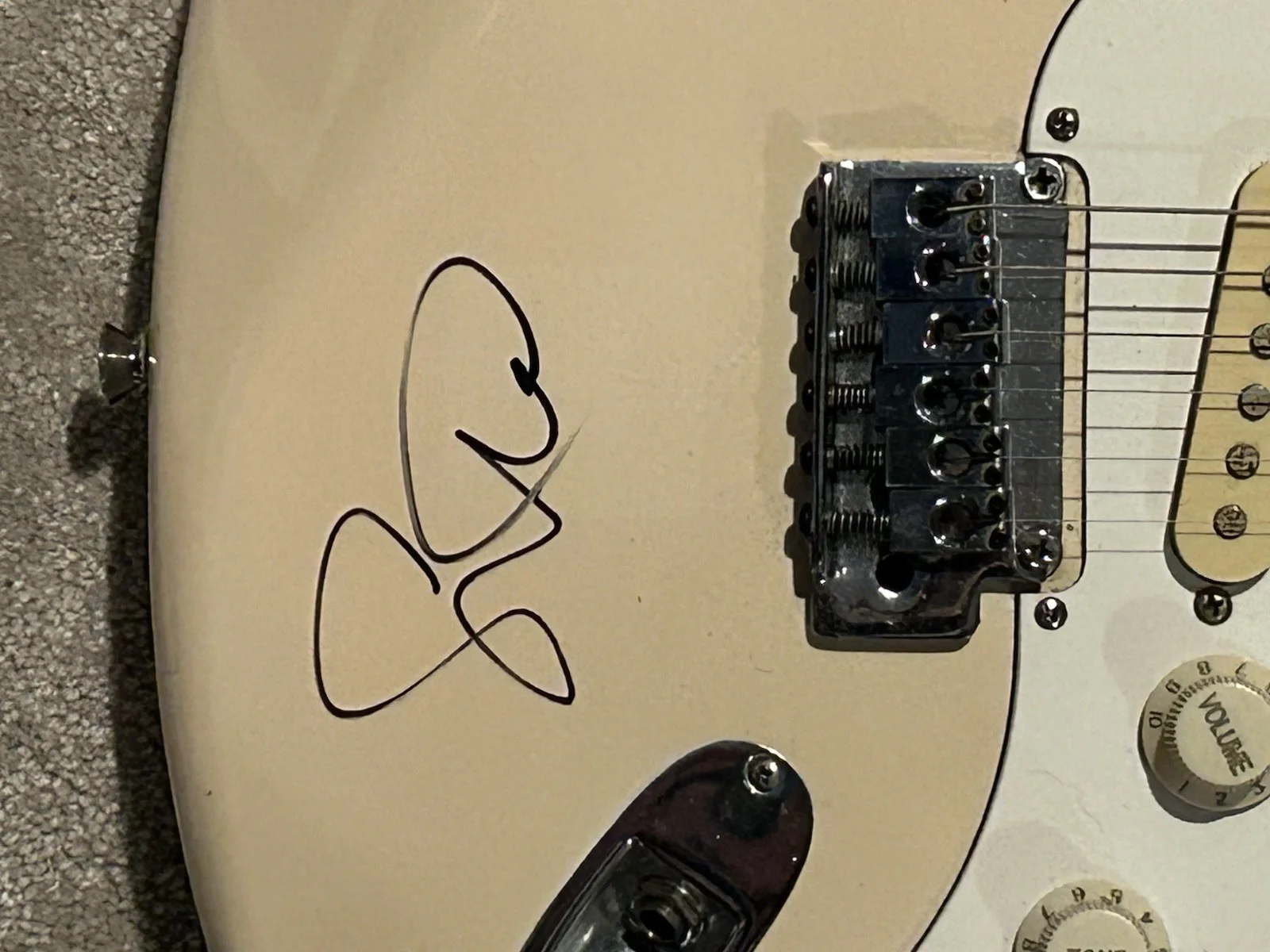 Gin Blossoms Signed Guitar Autographed Robin Wilson, image 3