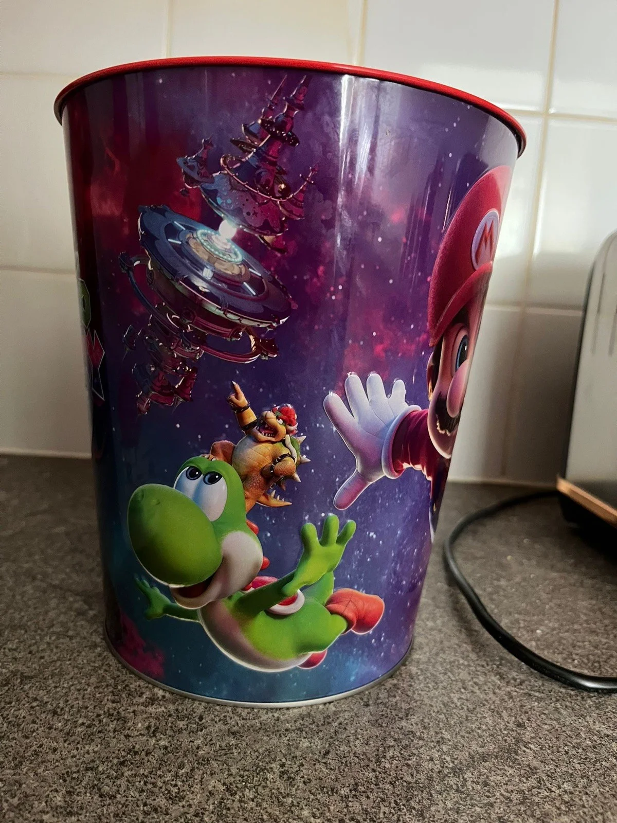 Super Mario Galaxy Movie Theater Tin Red Popcorn Bucket Bowser Yoshi, изображение 4