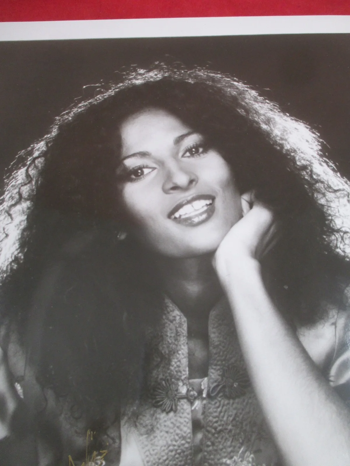 Pam Grier ( Jackie Brown ) autographed 8x10 Photo GOLD SHARPIE, изображение 3