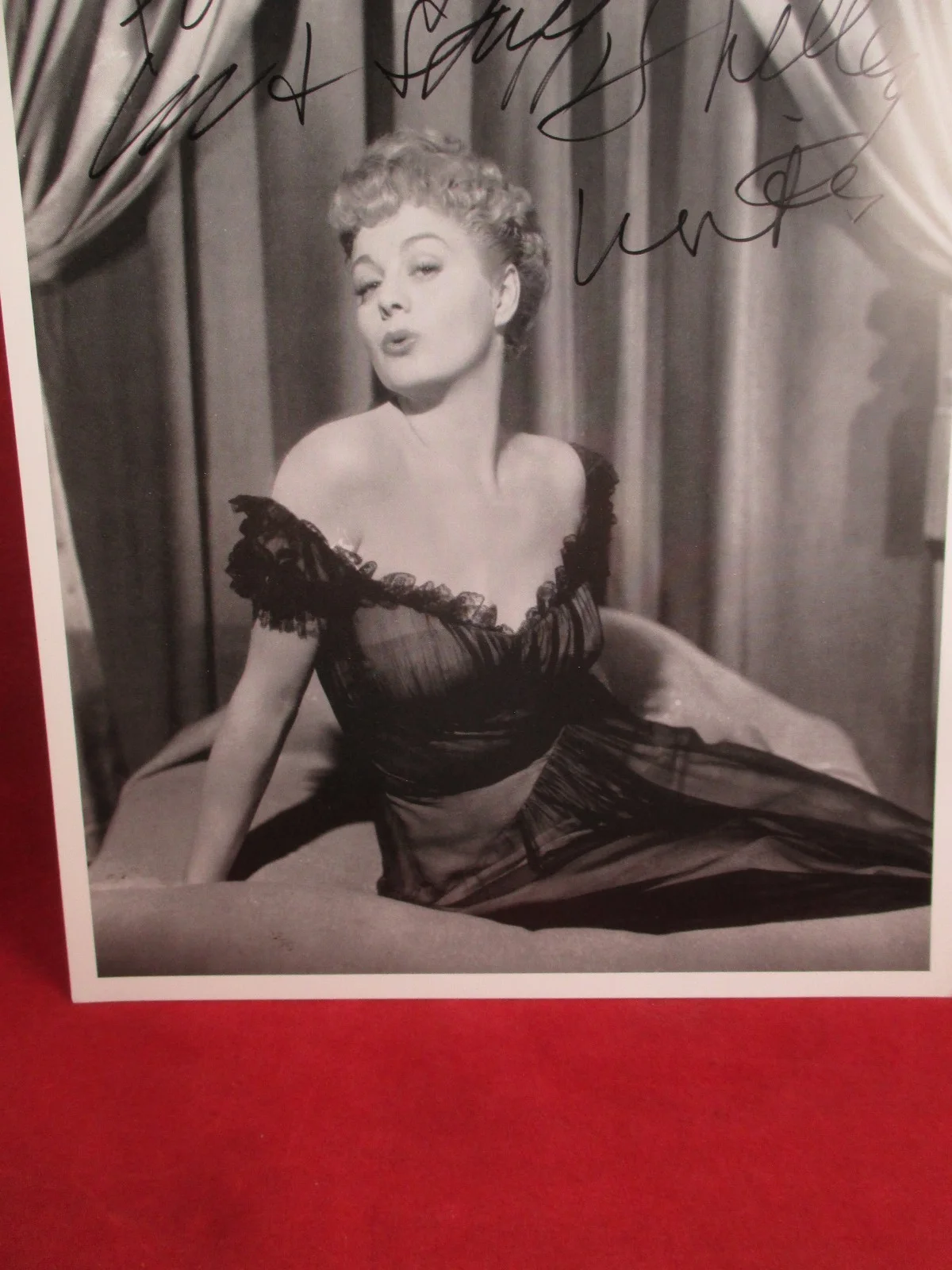 shelly winters — Shelly Winters ' Film-Stage-TV ' Signed 8 x 10 Photo. Personalized autograph, image 5