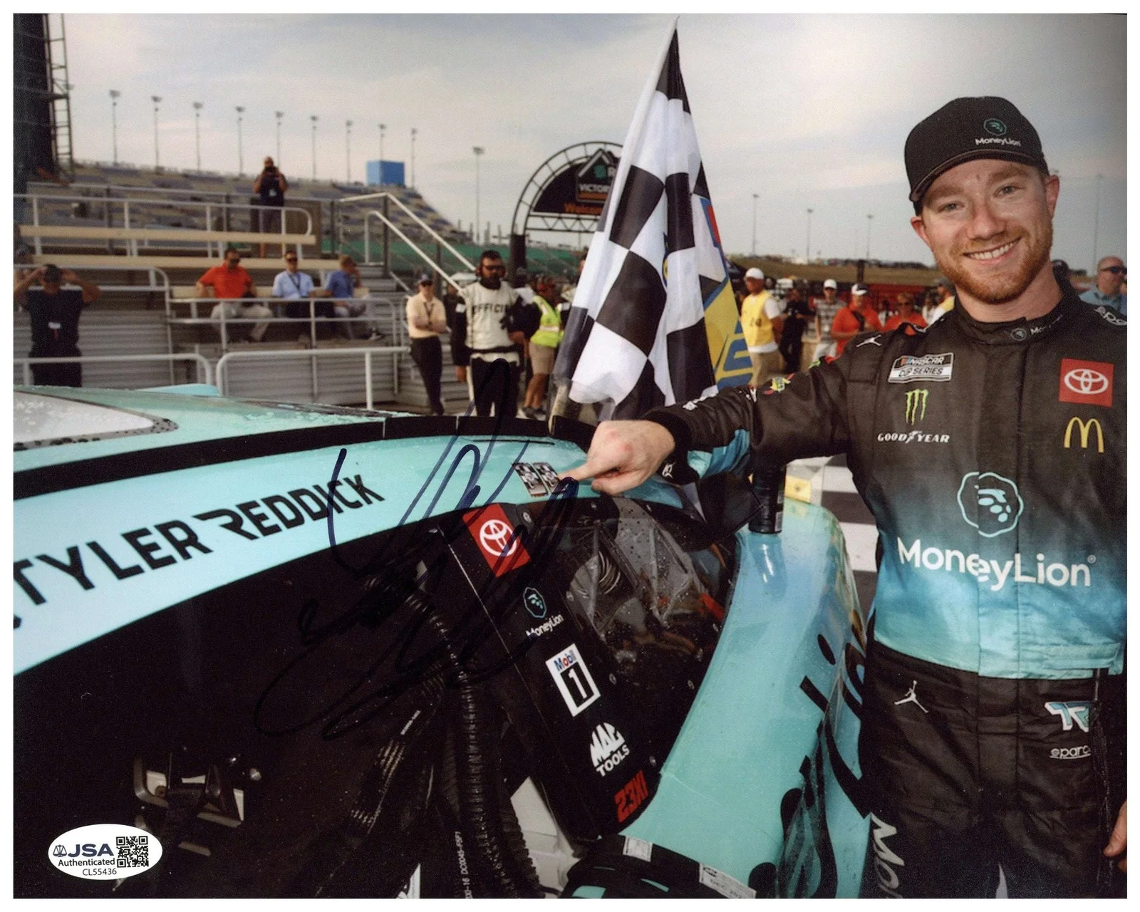 Tyler Reddick Signed 8x10 Photo Nascar Jordan Autographed JSA COA #3, изображение 2