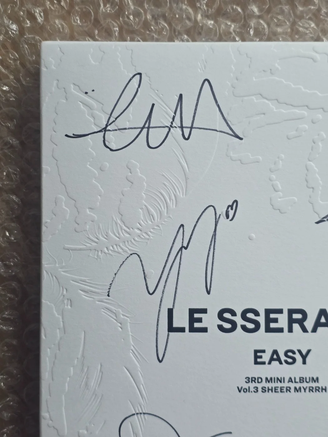 LE SSERAFIM Easy Promo Sticker Album Autographed Hand Signed, изображение 2