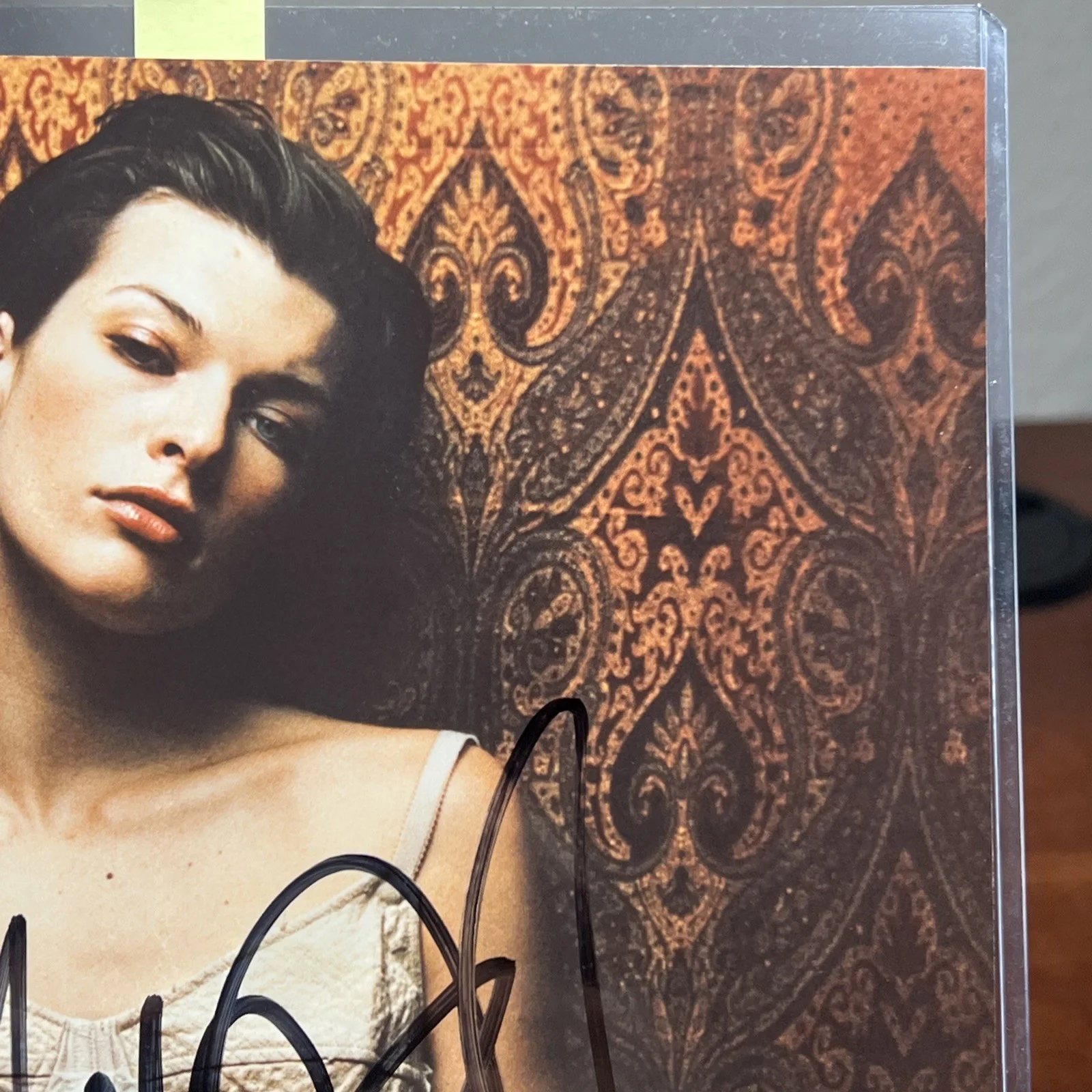 Milla Jovovich Signed 8x10 Photo MUST SEE very nice autographed + COA, изображение 4