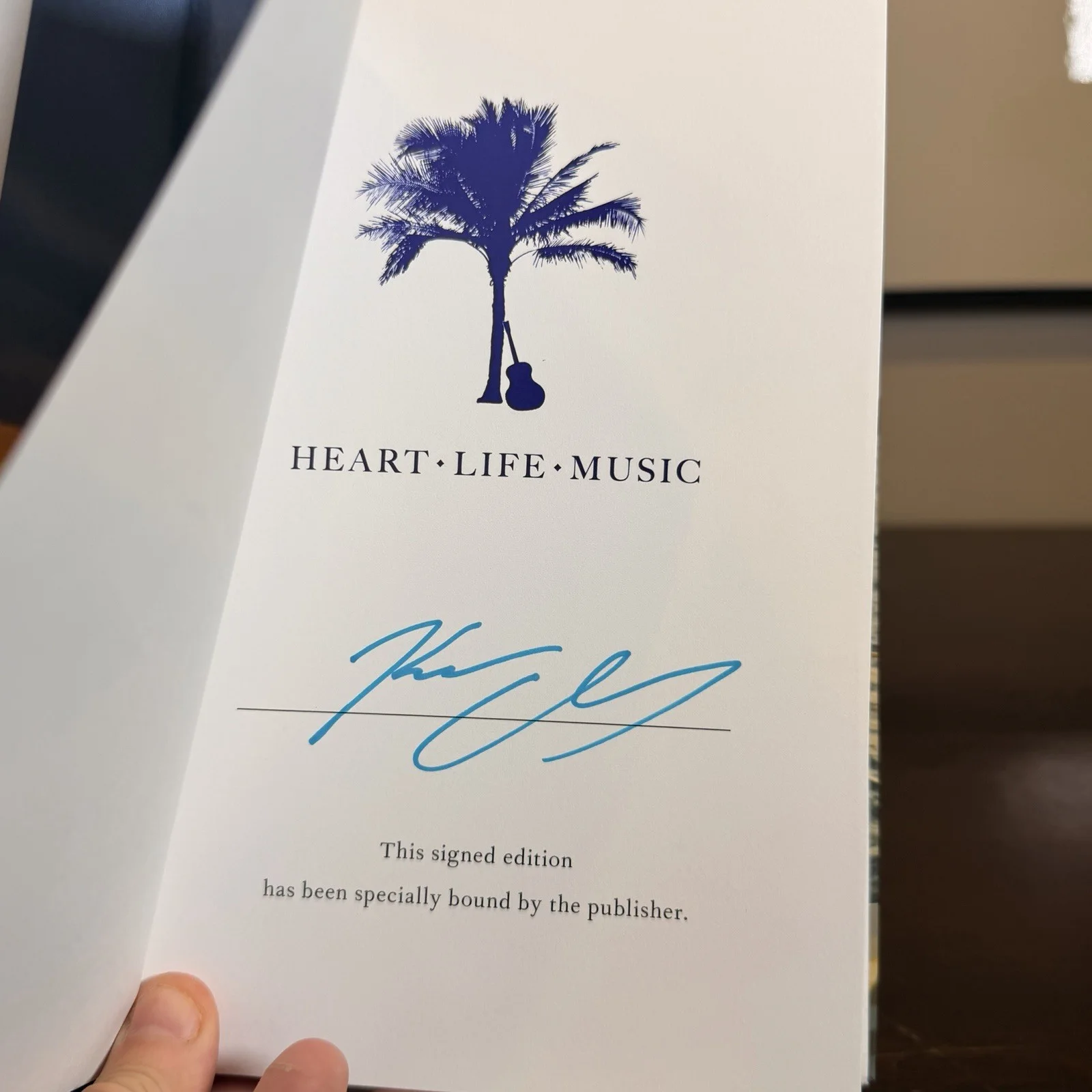 Kenny Chesney “Heart Life Music” signed edition book, изображение 4