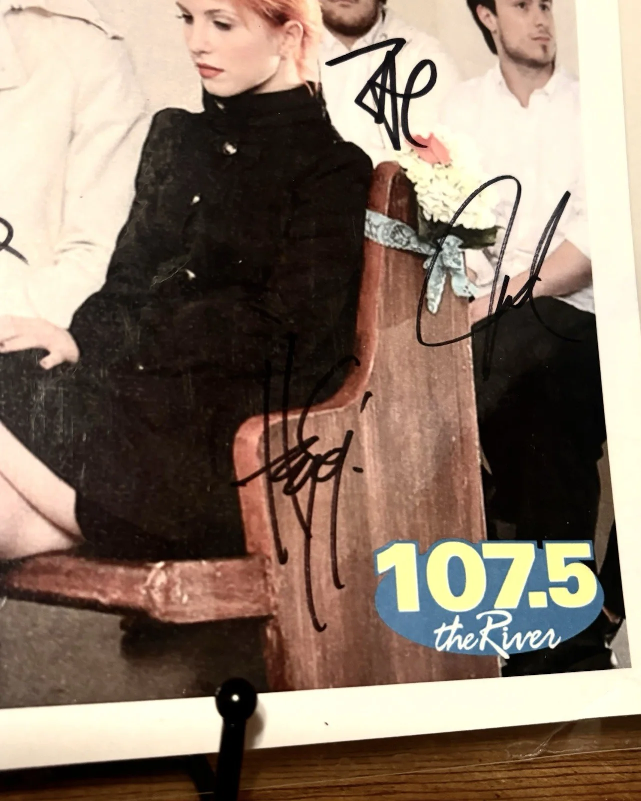 PARAMORE Band SIGNED & Laminated Photo Hayley Williams, image 2