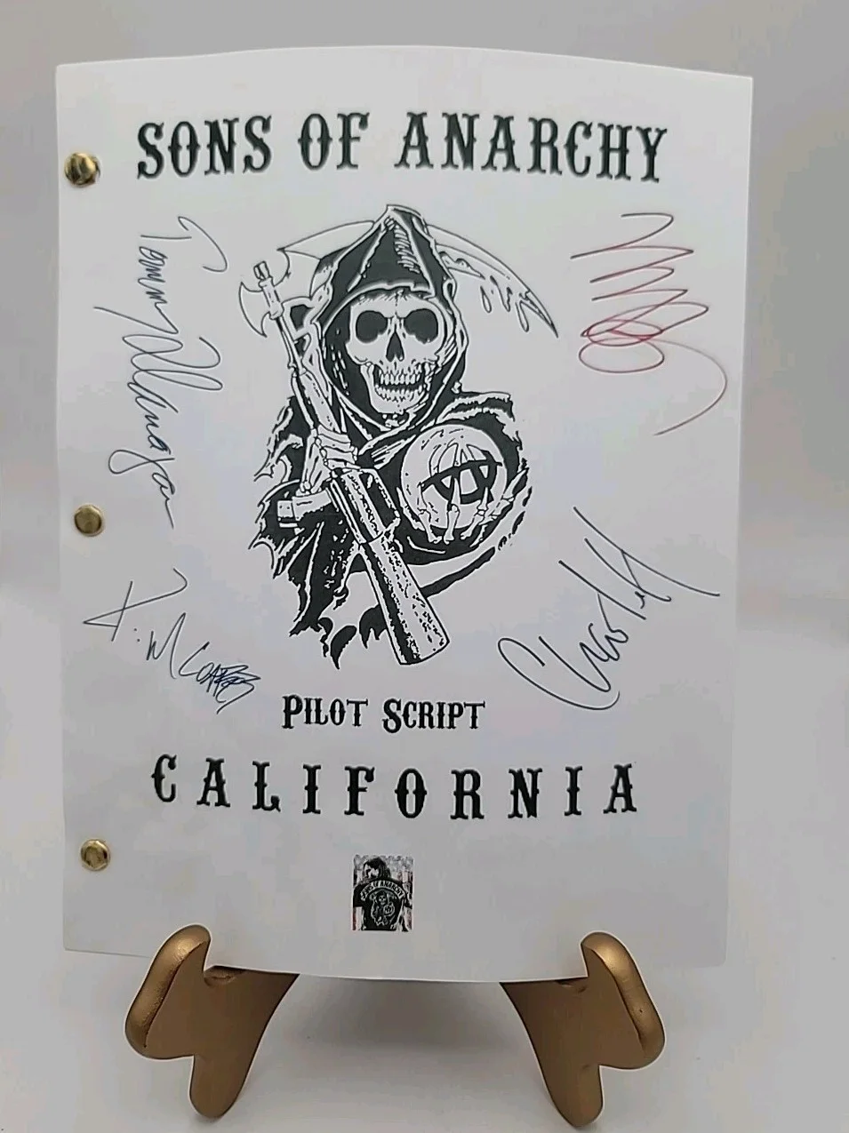 Charlie Hunnam, Katey Sagal, Mark Boone Jr — Sons of Anarchy Pilot Script Signed Charlie Hunnam Katey Sagal Mark Boone Jr TV