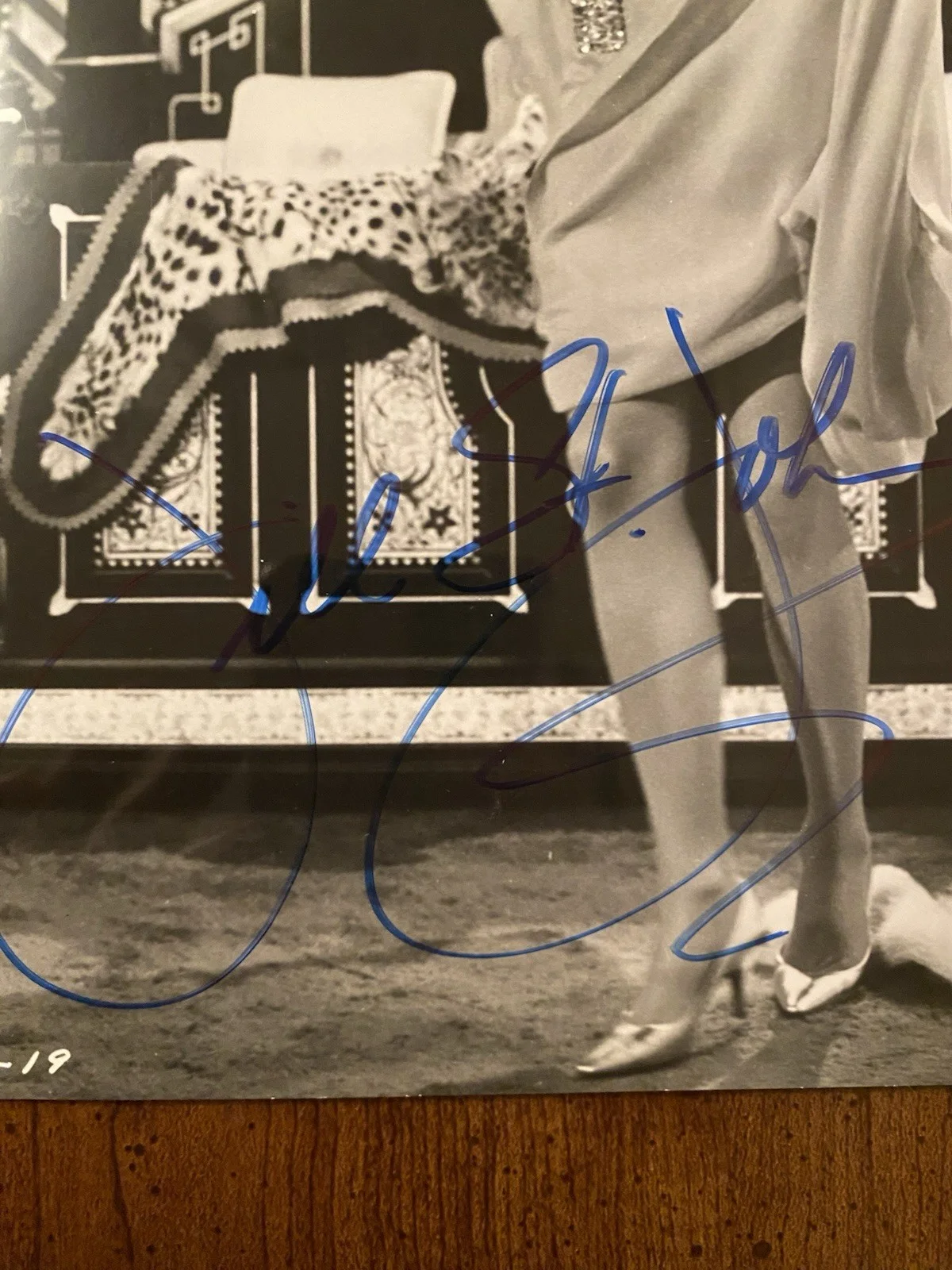 Jill St John — Jill St John Signed Autographed Photo With COA Diamonds Are Forever Batman 66, изображение 2