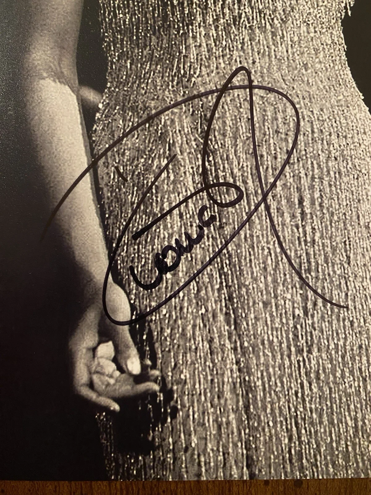 Dionne Warwick Signed Autographed 8x10 Photo Singer Beckett BAS Walk On By Alfie, image 2