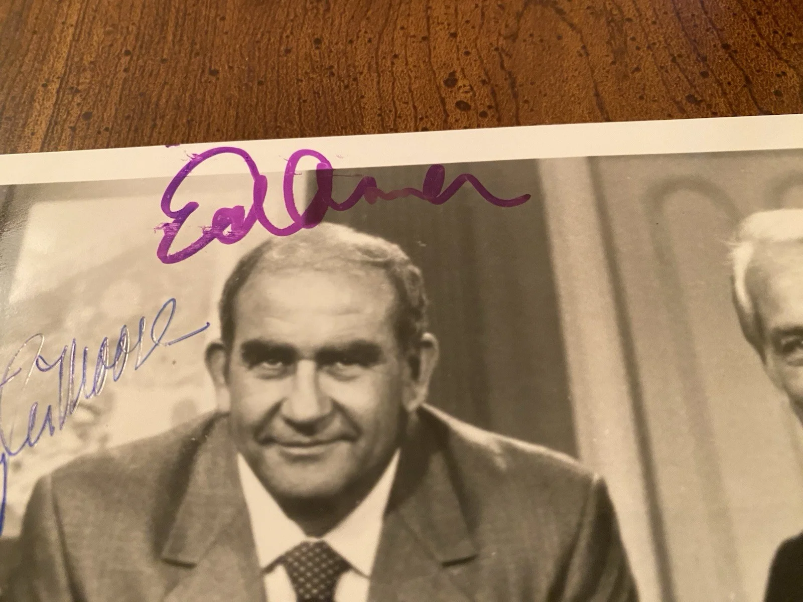 Mary Tyler Moore, Ed Asner — Mary Tyler Moore Ed Asner Signed Autographed Photo w/ COA Mary Tyler Moore Show, image 3