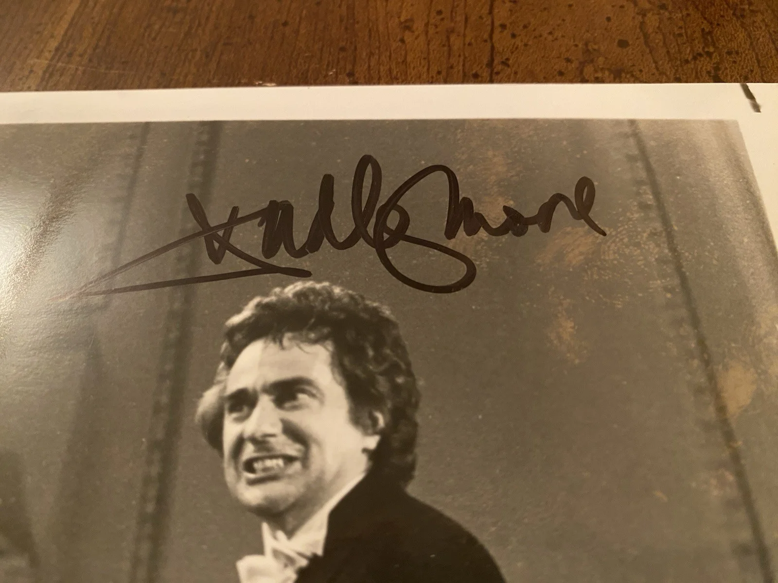 Dudley Moore, Armand Assante — Dudley Moore Armand Assante Signed Autographed Photo With COA Unfaithfully Yours, изображение 3