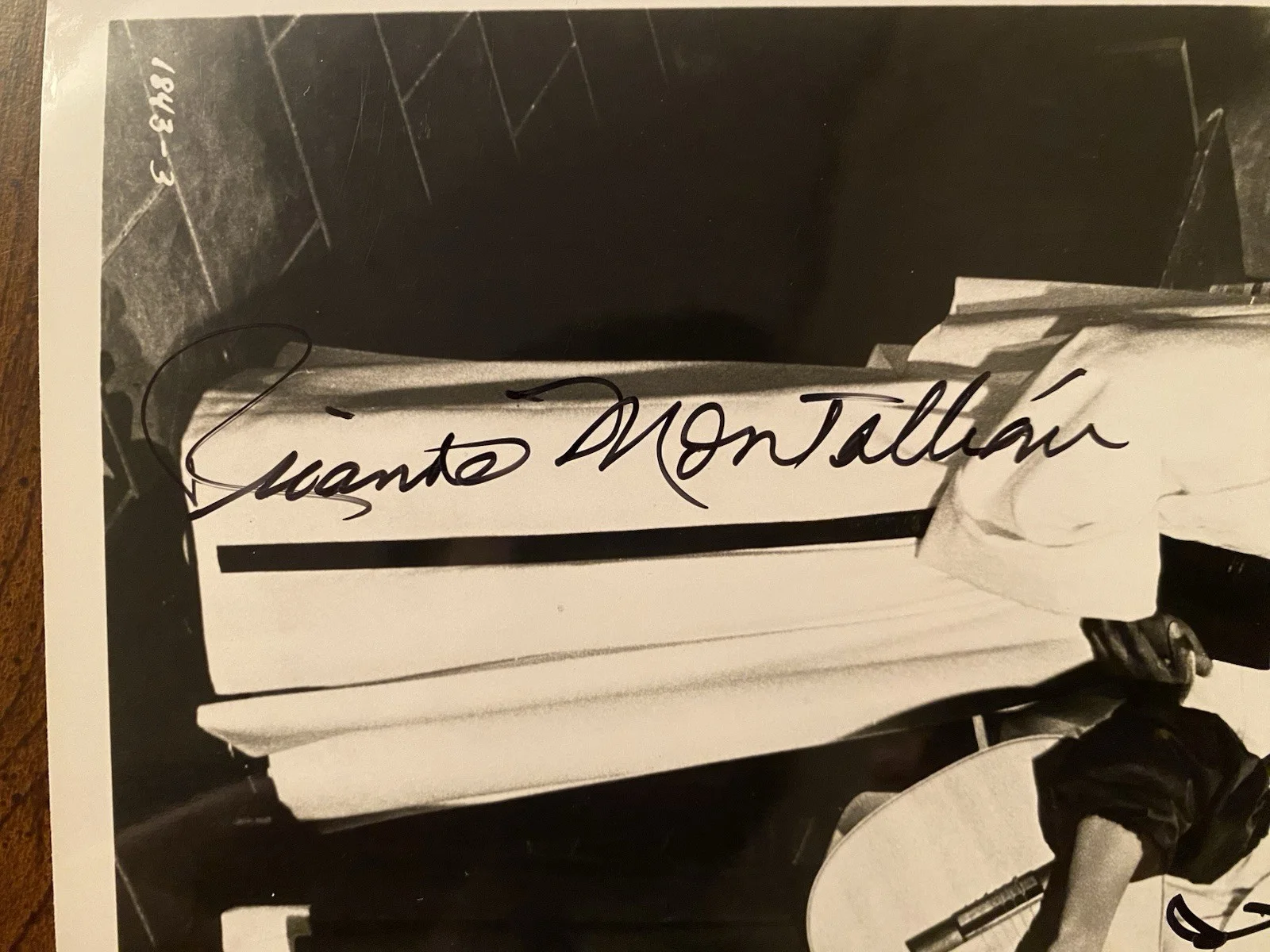 Debbie Reynolds, Ricardo Montalban — Debbie Reynolds Ricardo Montalban Signed Autographed Photo w COA The Singing Nun, изображение 4