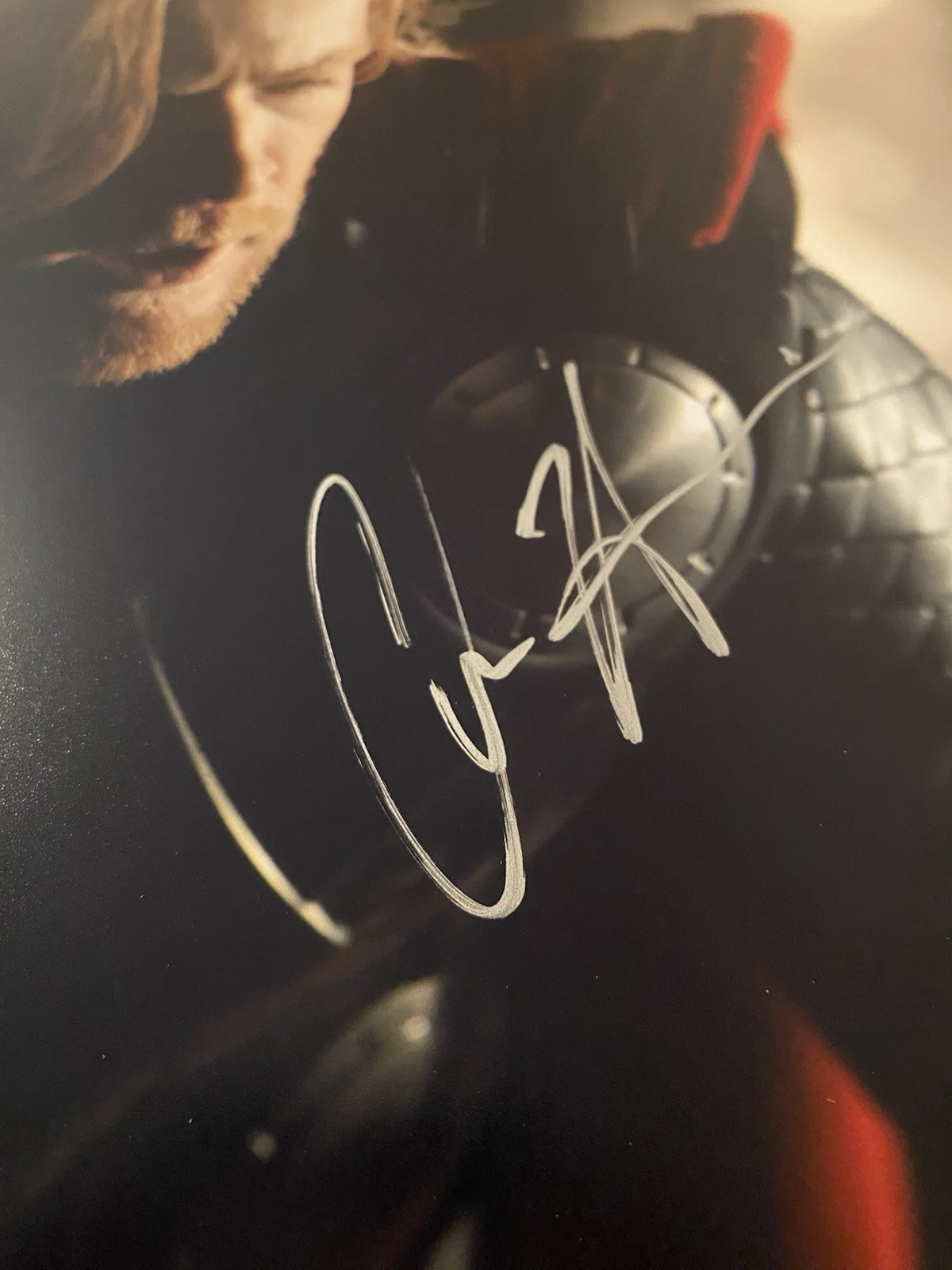 Chris Hemsworth — Chris Hemsworth Signed Autographed Photo With COA Thor Marvel, image 3