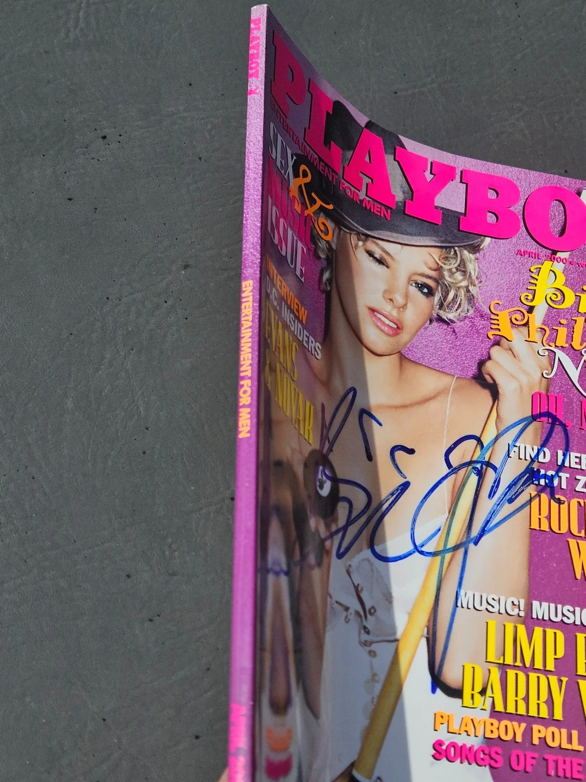 April 2000 BIJOU PHILLIPS PLAYBOY Full Mag COA Signed Auto In-Person, изображение 2