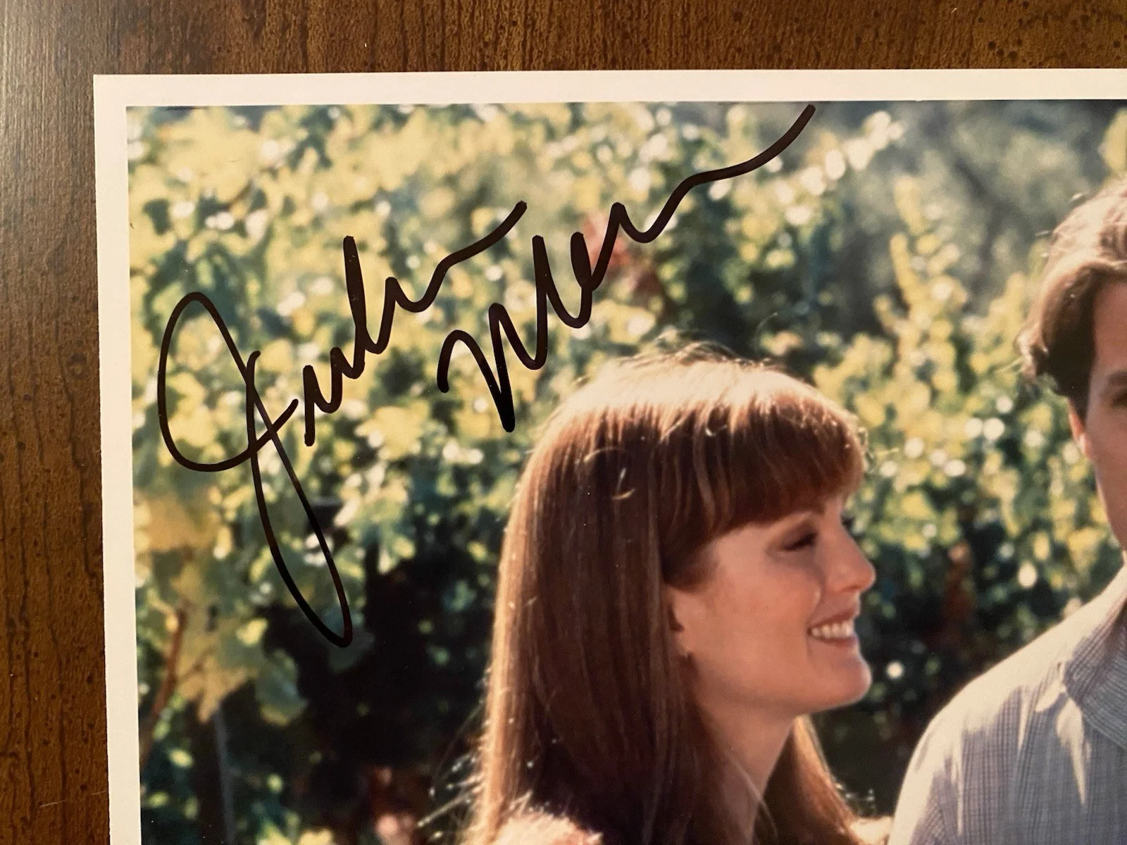 Hugh Grant, Julianne Moore — Hugh Grant Julianne Moore Signed Autographed Photo With COA Nine Months, изображение 2