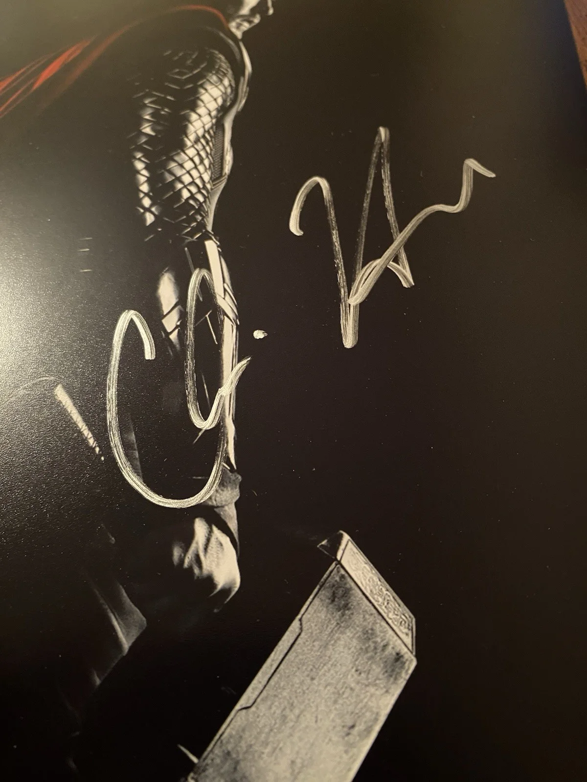 Chris Hemsworth — Chris Hemsworth Signed Autographed 8x10 Photo With COA Thor Marvel Thunder, image 3