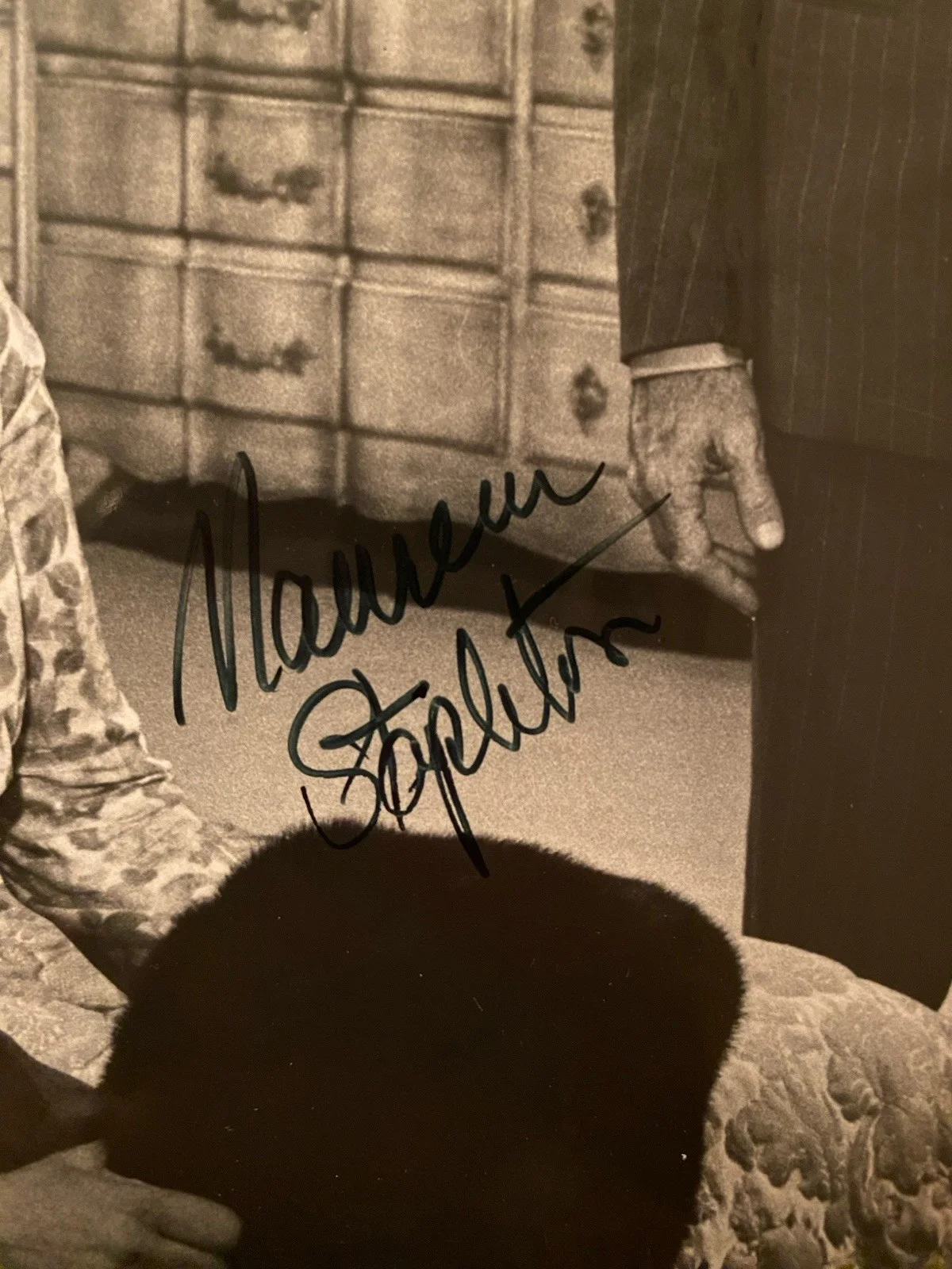 Walter Matthau, Maureen Stapleton — Walter Matthau Maureen Stapleton Signed Autographed Photo With COA Plaza Suite, image 4