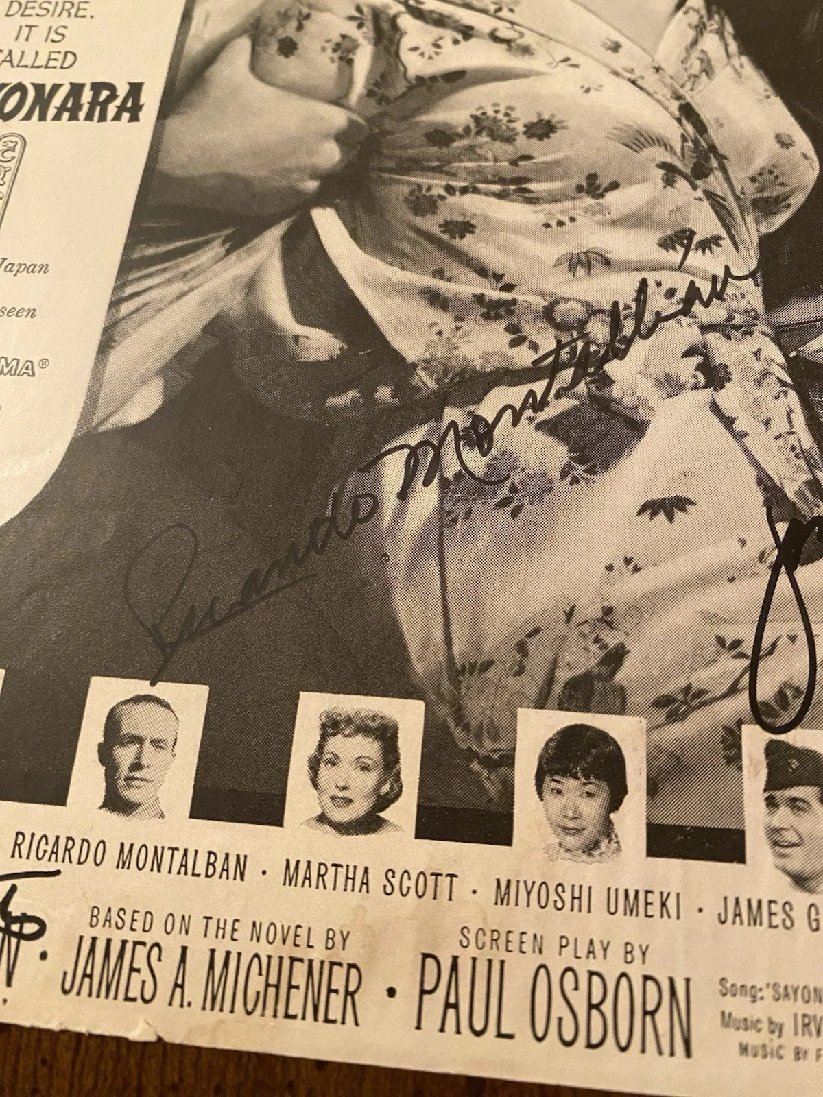 James Garner, Red Buttons, Ricardo Montalban — Sayonara Cast Signed Autographed Vintage Ad By 3 w/ COA Garner Buttons Montalban, изображение 3