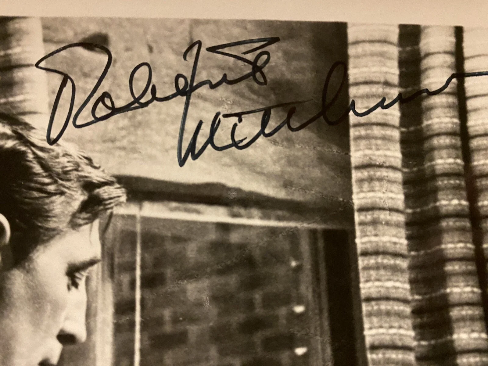 Robert Mitchum, Shirley MacLaine — Robert Mitchum Shirley MacLaine Signed Autographed Photo Two For The Seesaw COA, image 2