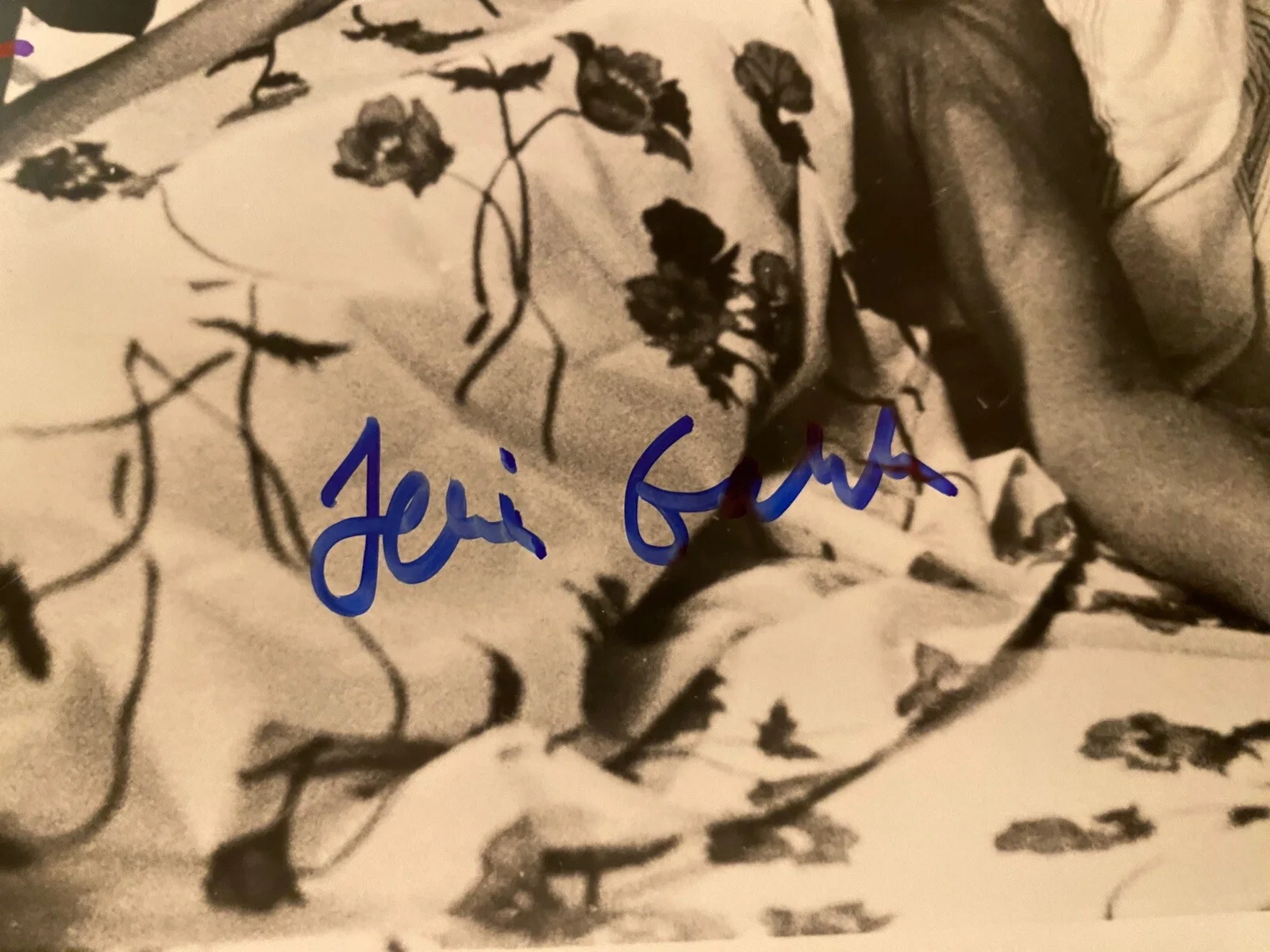 Dustin Hoffman, Teri Garr — Tootsie Cast Signed Autographed Photo Dustin Hoffman Teri Garr With COA LOA, изображение 3