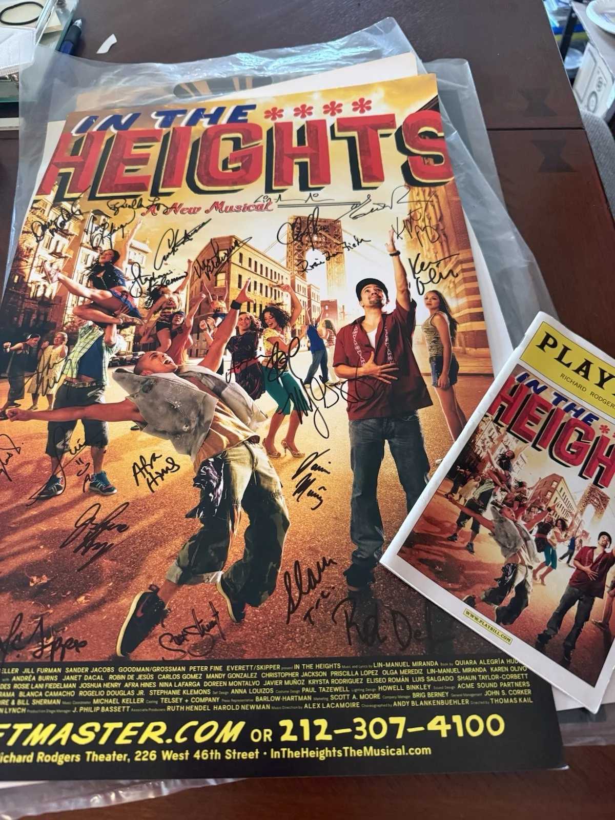 Andrea Burns, Janet Dacal, Robin de Jesús, Mandy Gonzalez, Lin‑Ma — In the Heights Autographed Original Broadway cast poster and playbill., image 3