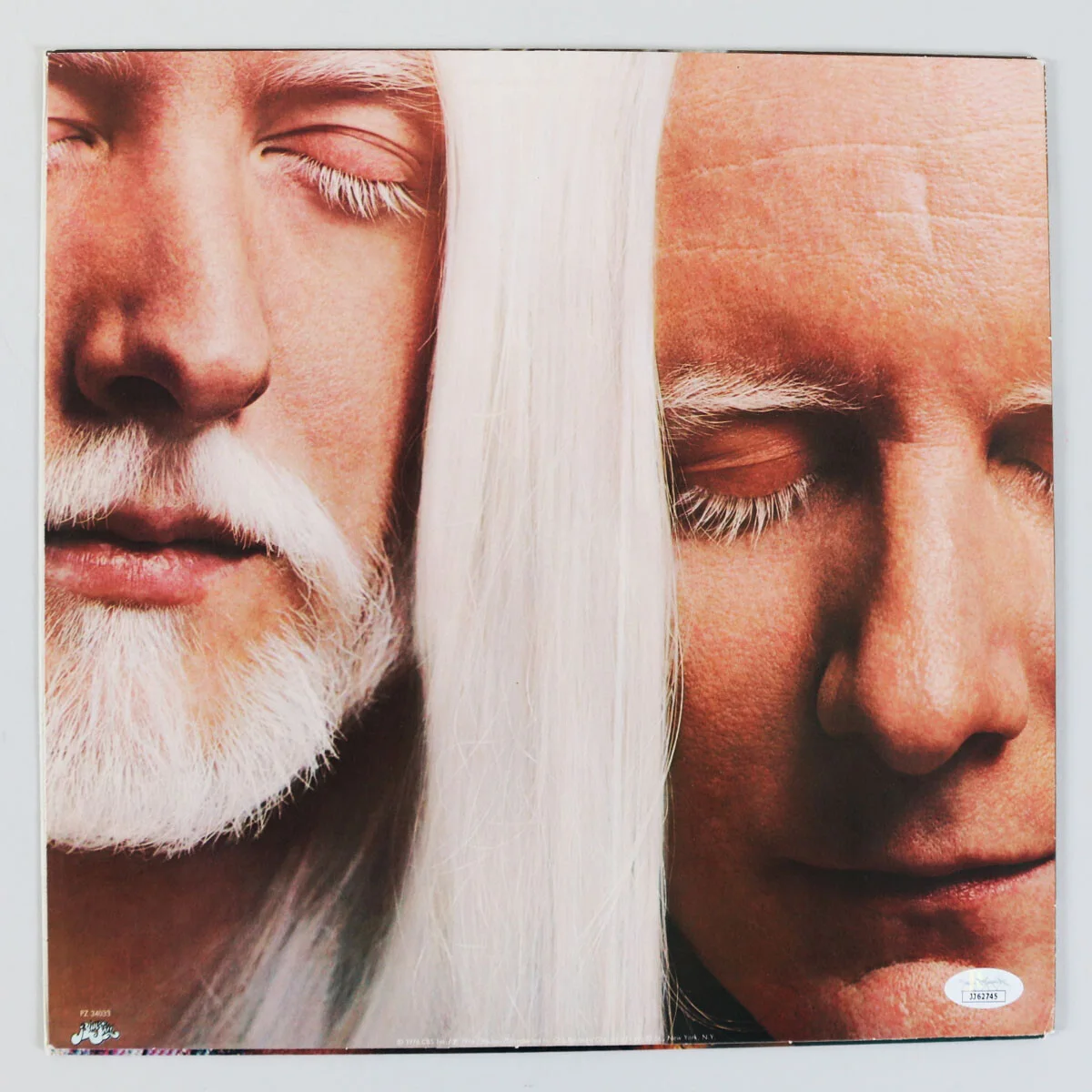 Edgar Winter & Johnny Winter Signed Album - COA JSA, изображение 3