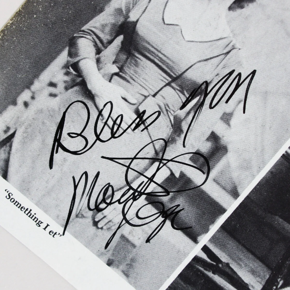 Martha Raye Signed Photo w/ Johnny Ray and Giselle McKenzie - COA JSA, изображение 2