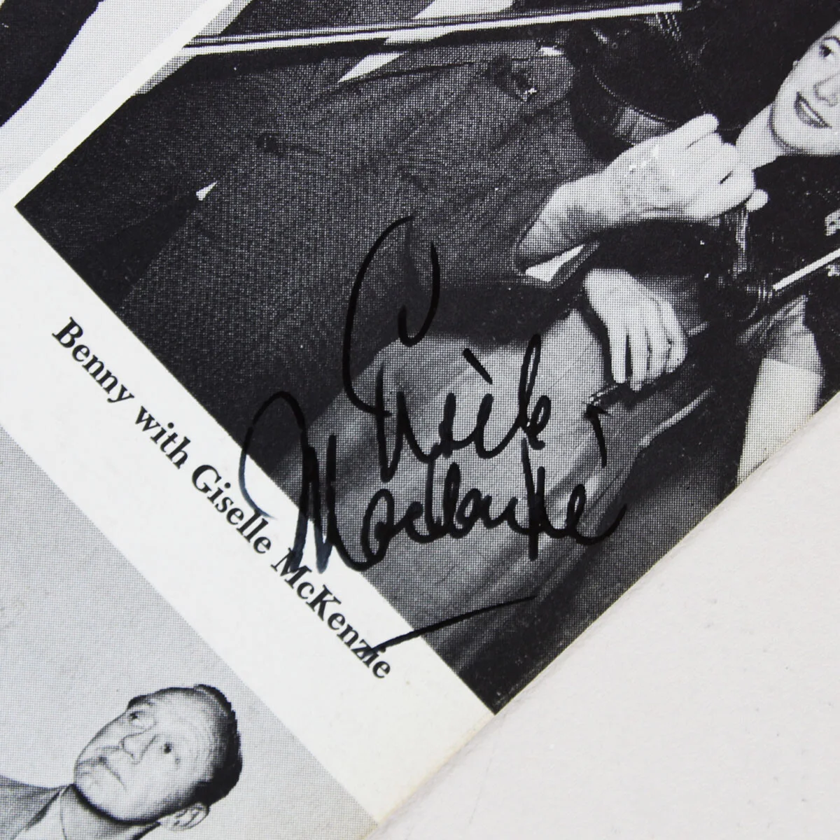 Martha Raye Signed Photo w/ Johnny Ray and Giselle McKenzie - COA JSA, изображение 5