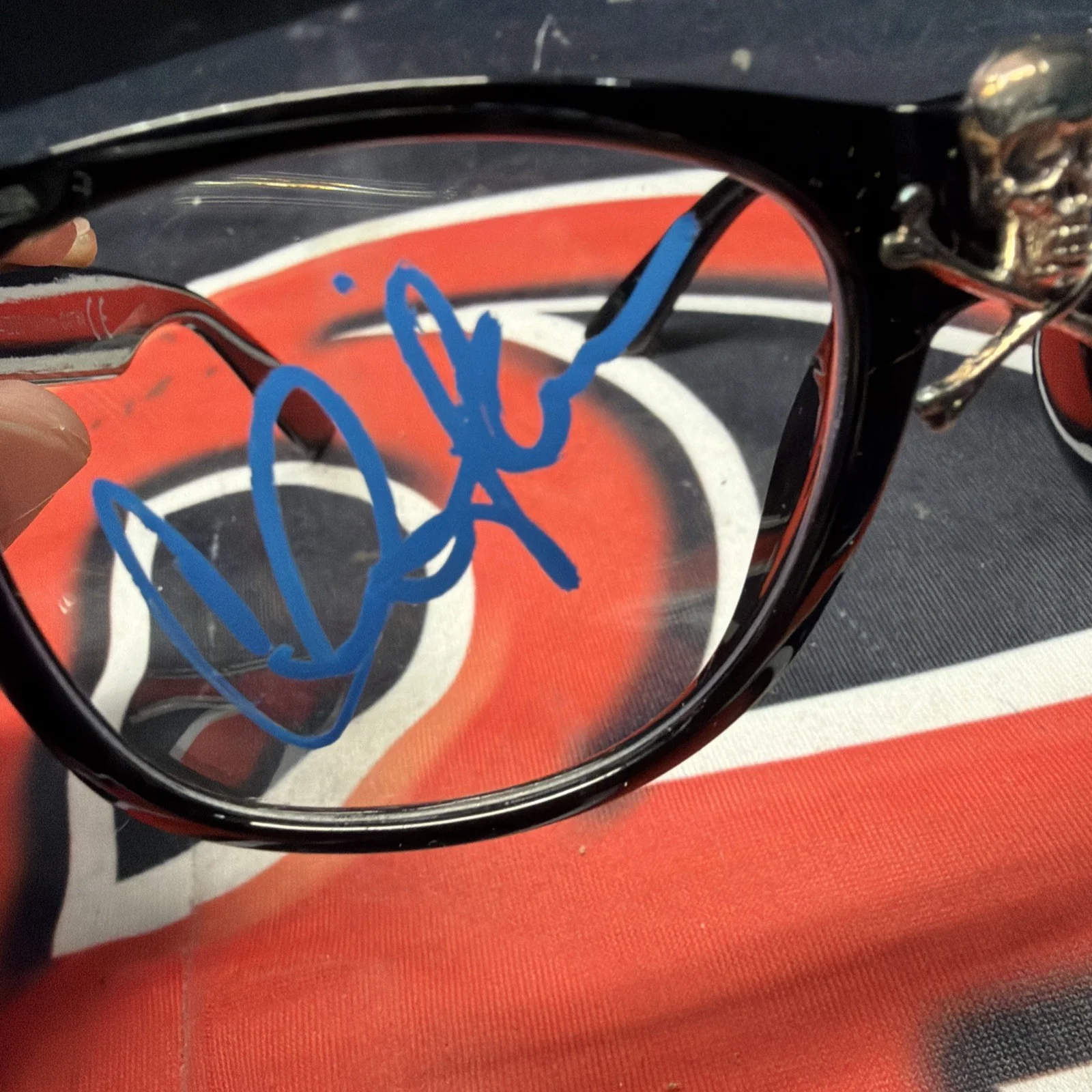 Charlie Sheen — Charlie Sheen “Wild Thing” Ricky Vaughn Glasses - Major League Movie Beckett BAS, изображение 2
