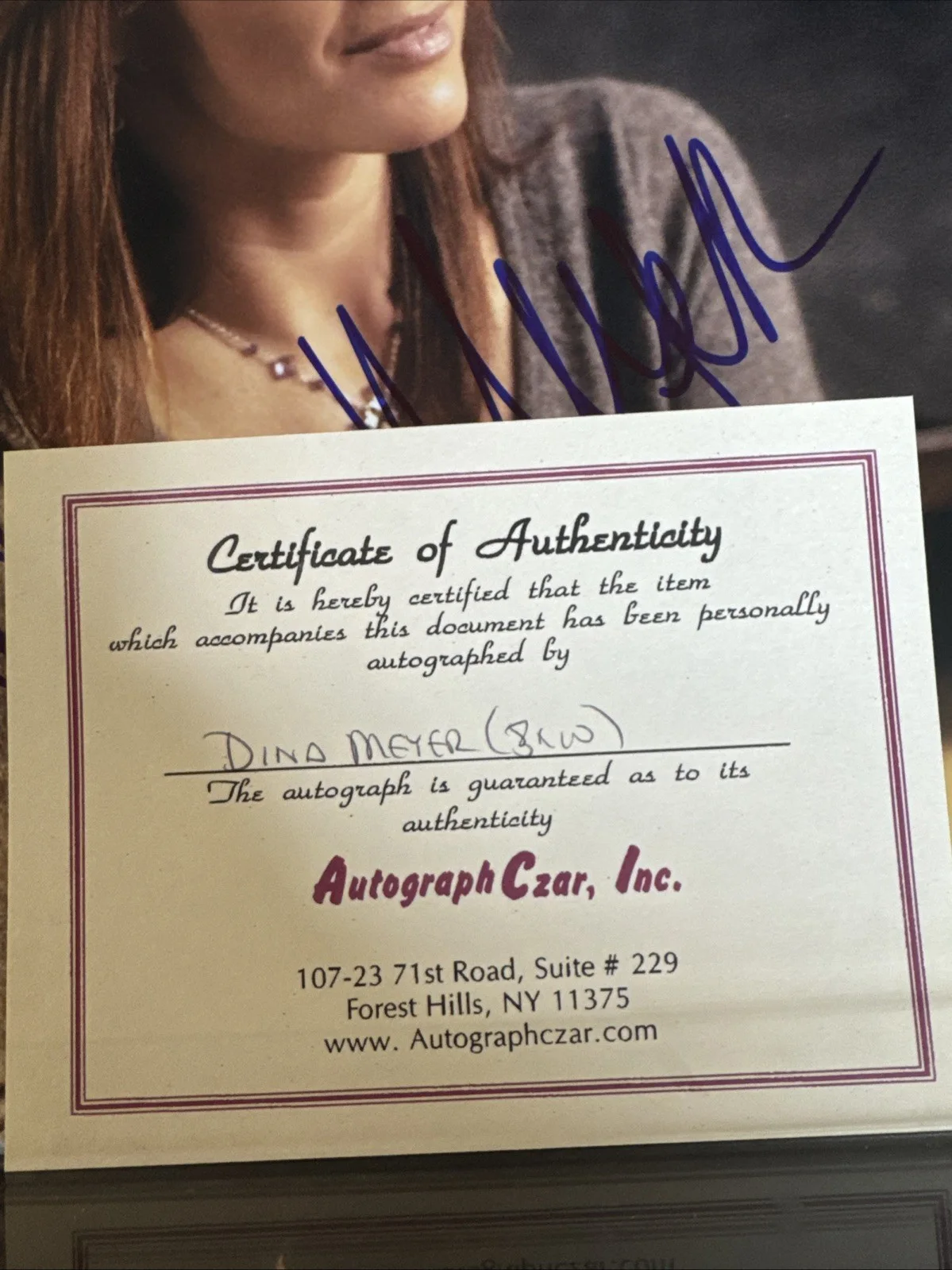 Dina Meyer — DINA MEYER as Barbara Gordon - Birds Of Prey (2002) GENUINE SIGNED AUTOGRAPH, изображение 3