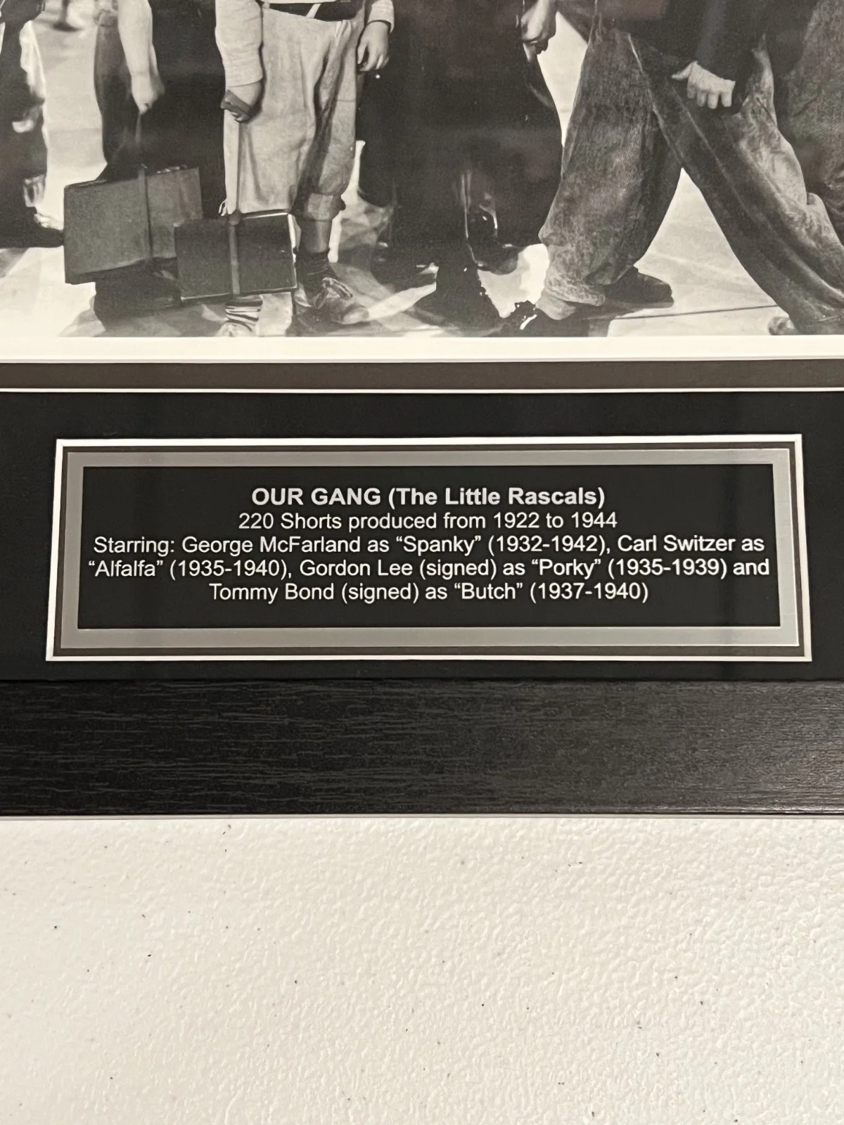 Gordon Lee / Tommy Bond — 11x14 FRAMED LITTLE RASCALS Gordon"PORKY"Lee Tommy"BUTCH"Bond 8x10 signed JSA, image 2