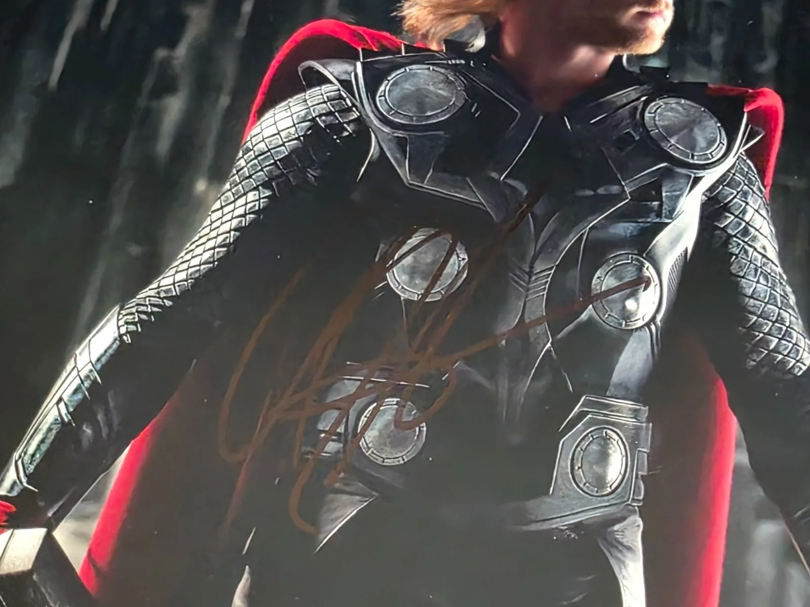 Chris Hemsworth — Chris Hemsworth - Thor Custom Matted & Framed Signed/Autographed Photo C, image 2