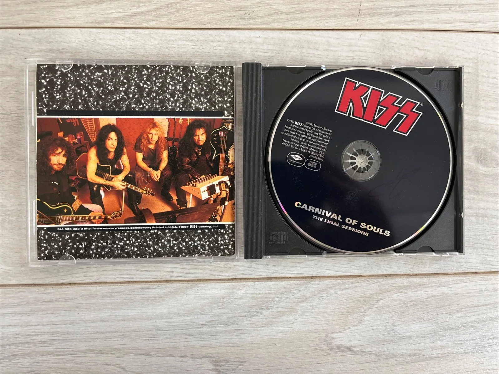 Kiss Carnival Of Souls CD Signed Autograph By Gene Simmons CD#69, изображение 2