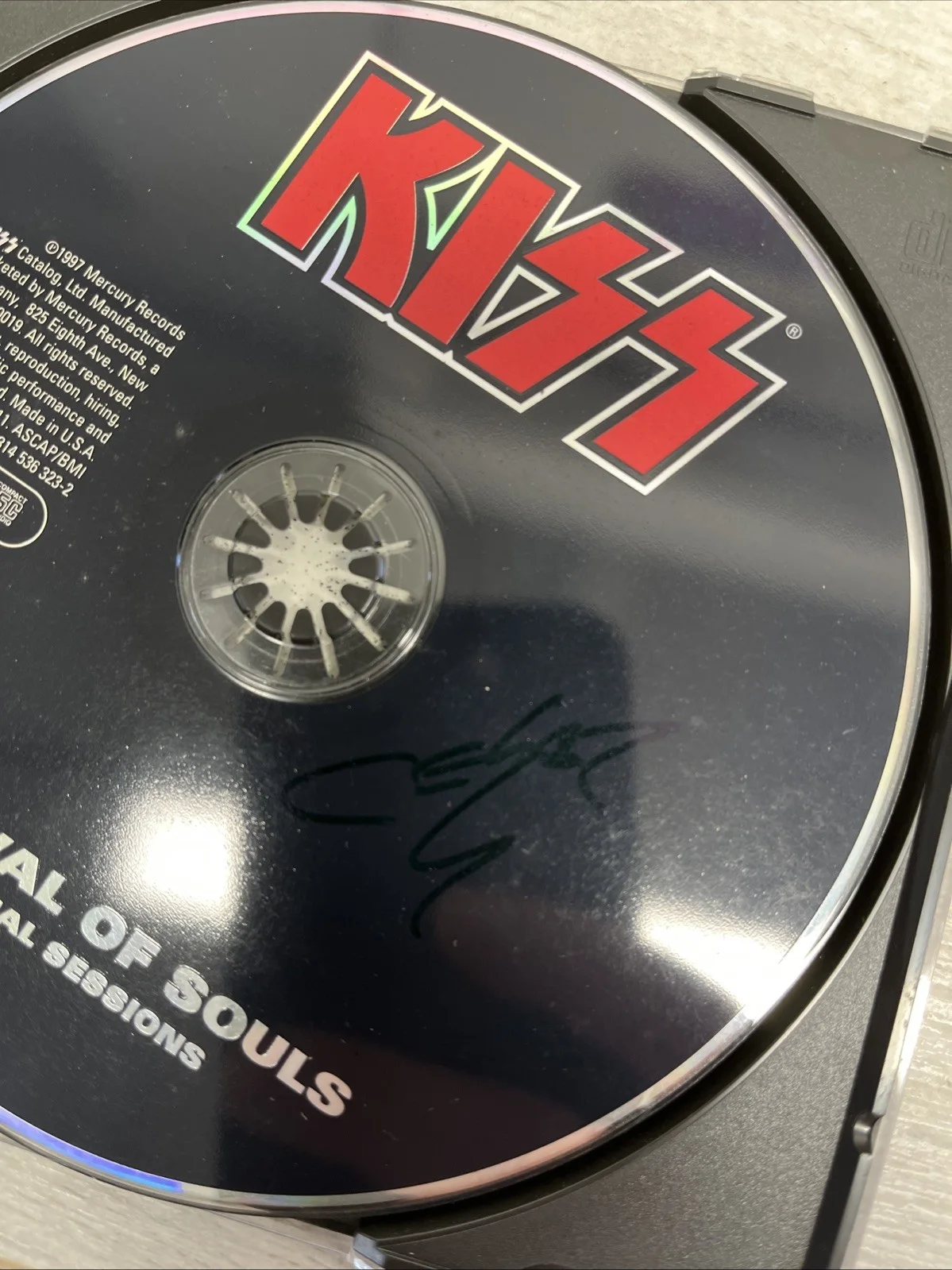 Kiss Carnival Of Souls CD Signed Autograph By Gene Simmons CD#69, изображение 3