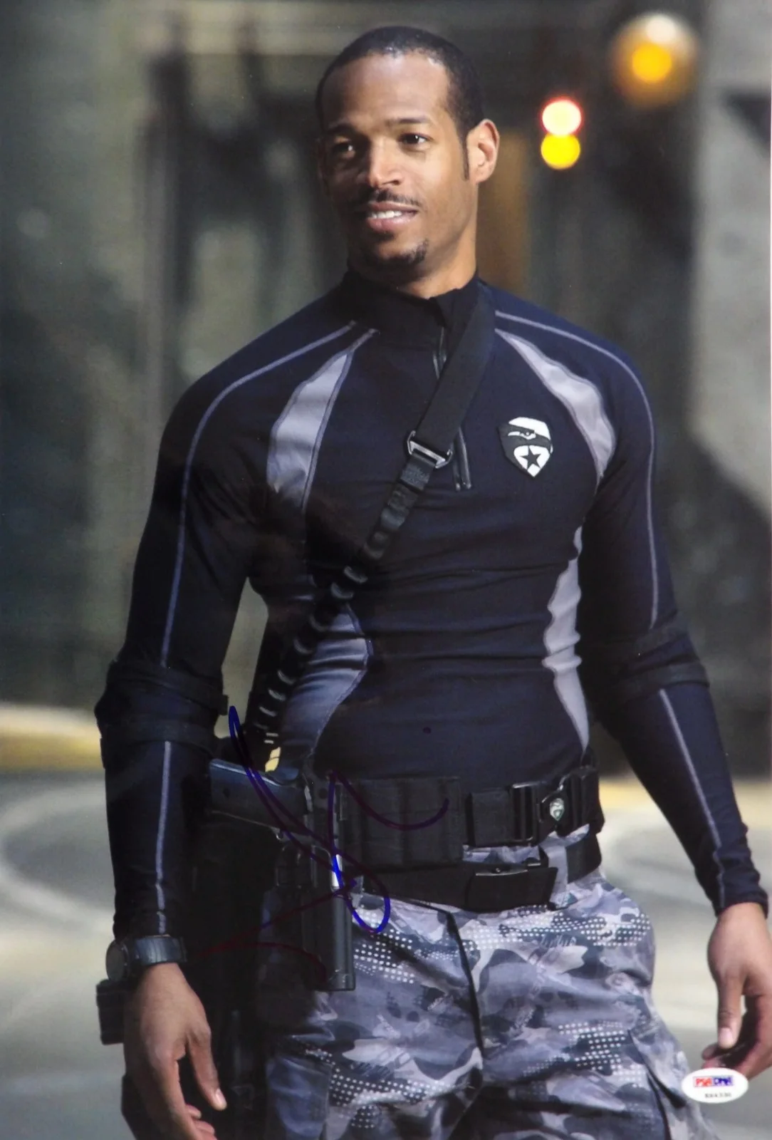 Marlon Wayans — Marlon Wayans G.I. Joe: The Rise of Cobra Signed 12x18 Glossy Photo PSA Authen