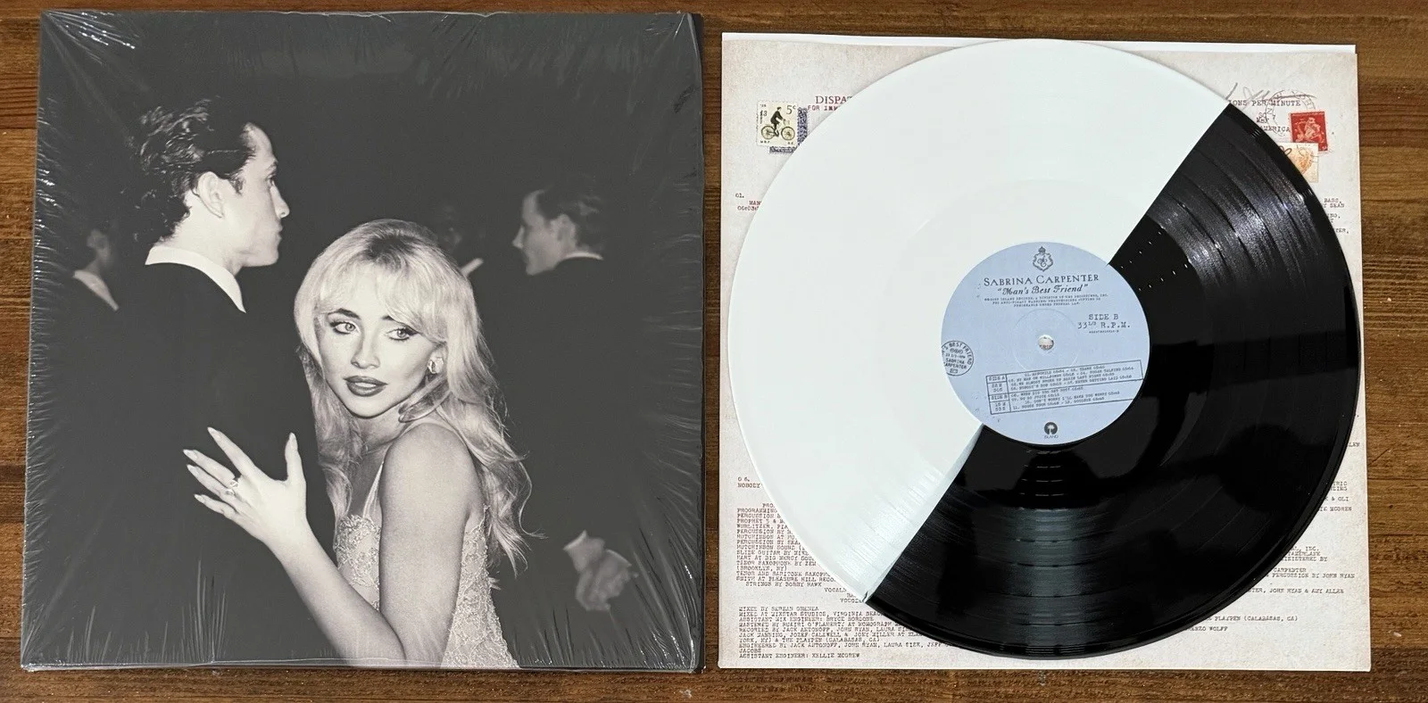 SIGNED Sabrina Carpenter Man’s Best Friend Art Card & Alt Vinyl Beckett BAS COA, изображение 3