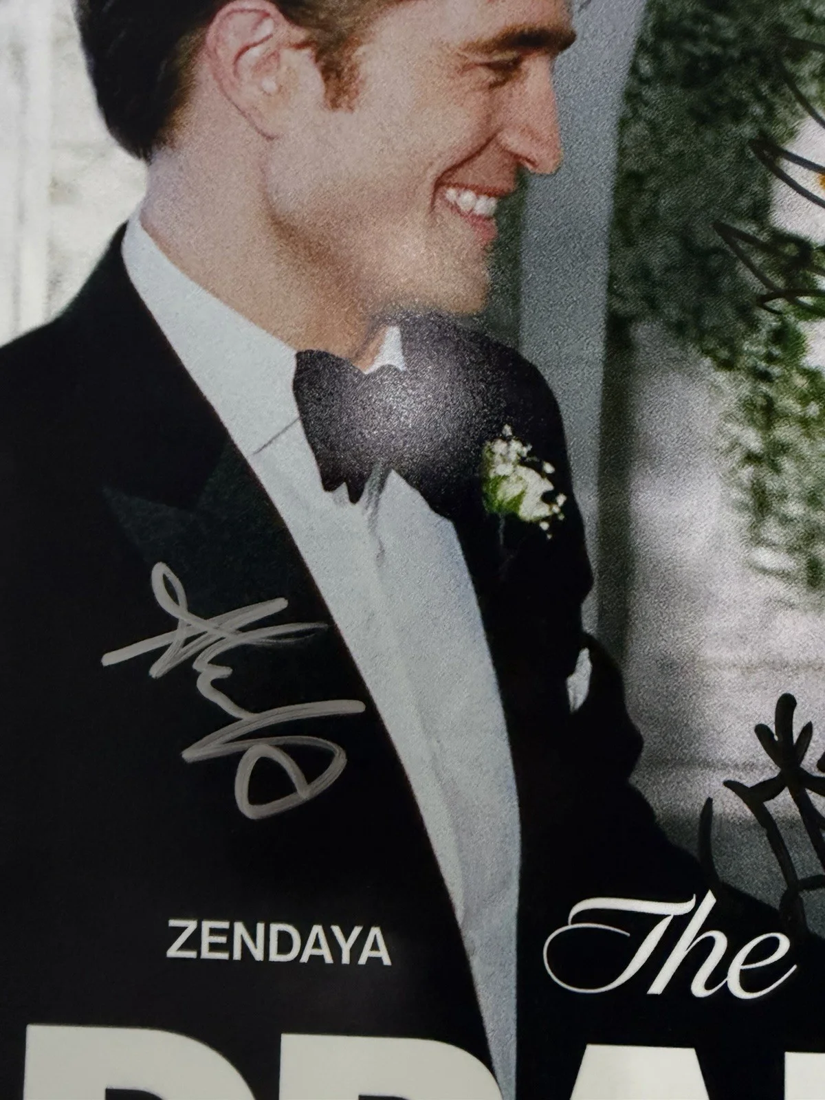 Zendaya — The Drama 11x14 Poster Signed by Zendaya, Robert Pattinson & Alana Haim w/ Proof, изображение 3