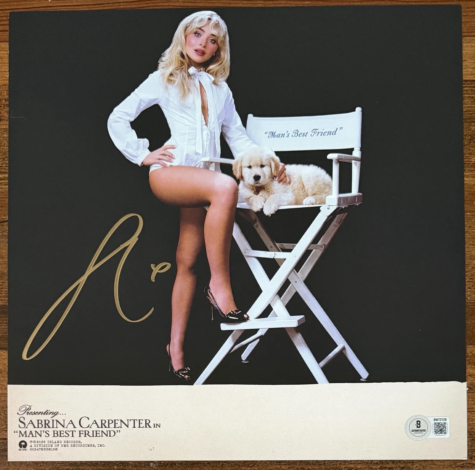 SIGNED Sabrina Carpenter Mans Best Friend Photo & Blue Vinyl Beckett BAS COA, изображение 2