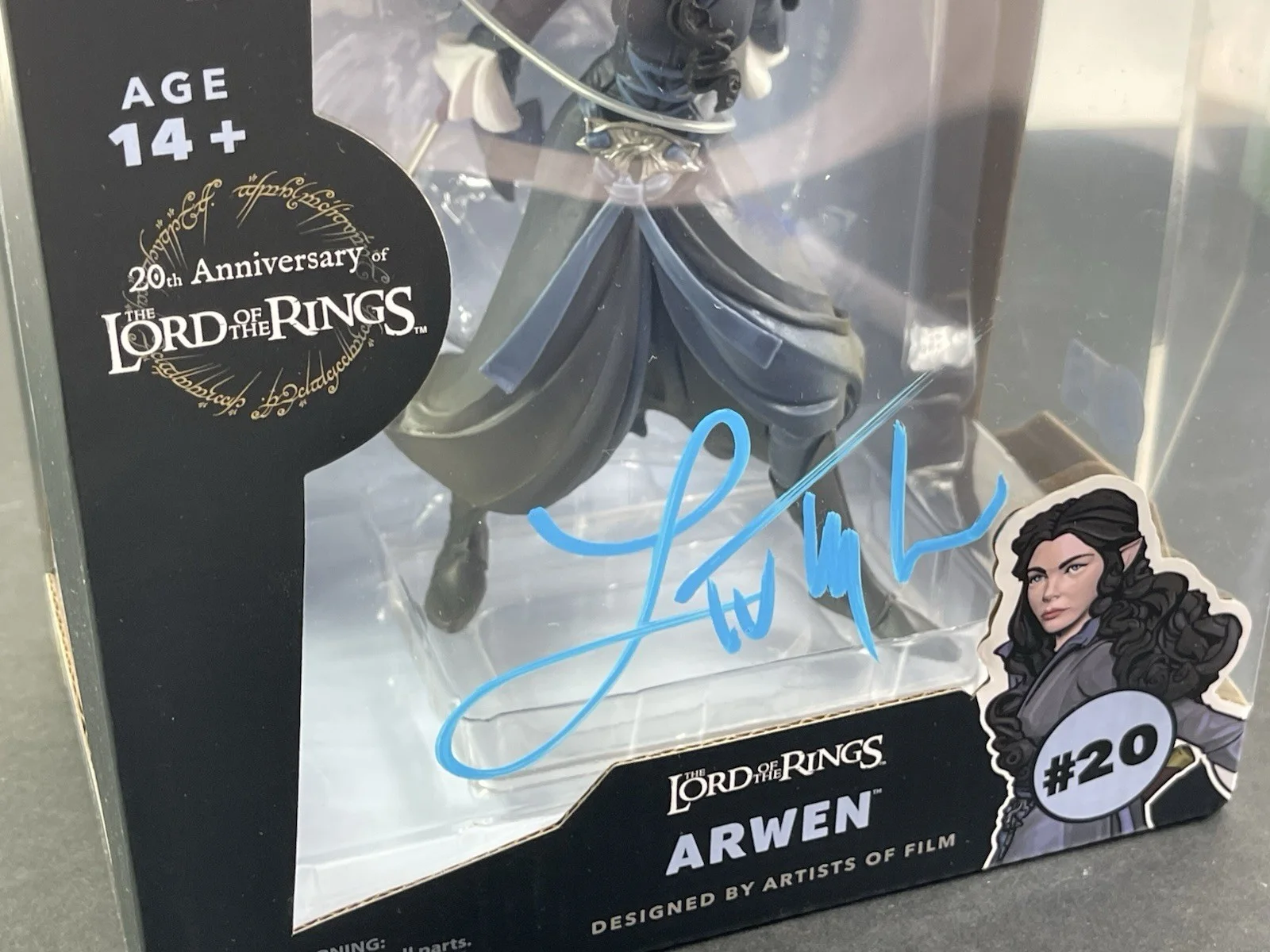 Liv Tyler — Liv Tyler Hand Signed Arwen LOTR “ If You Want Him Come And take Him” Beckett, изображение 4