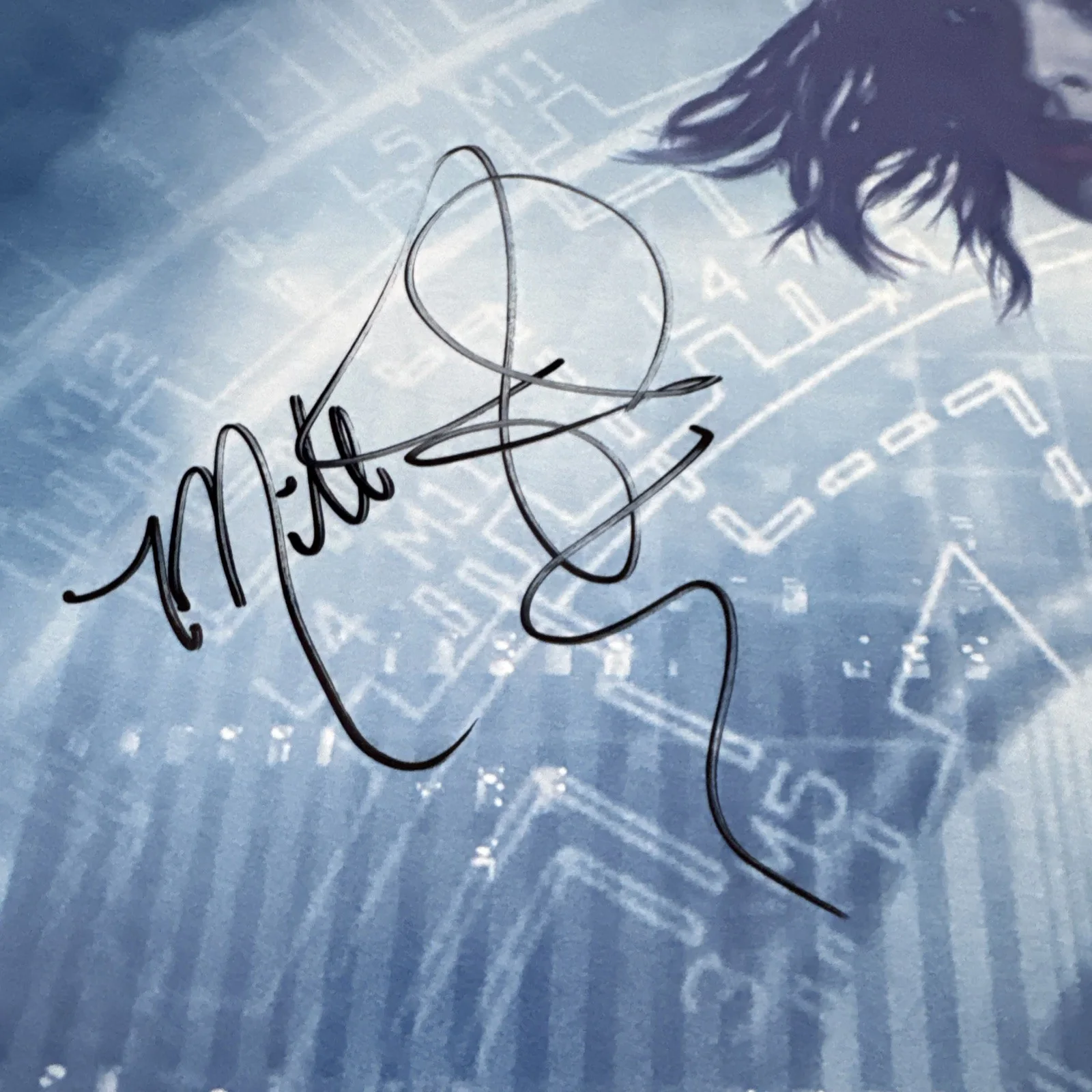 Milla Jovovich — Milla Jovovich Autographed 2004 Resident Evil Apocalypse 27x40 Signed Poster, image 2